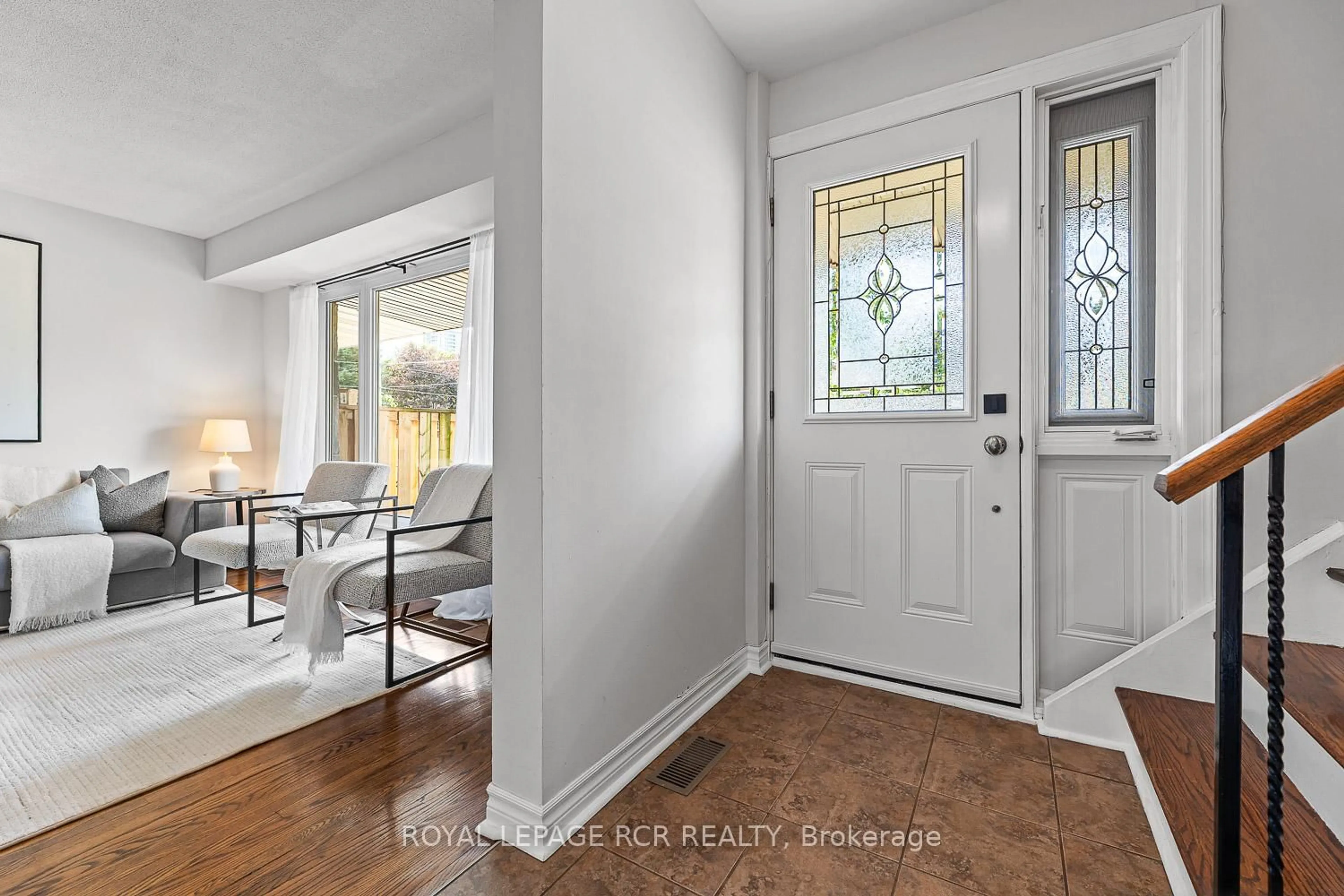 Indoor entryway for 7 Annapearl Crt, Toronto Ontario M2N 4H6