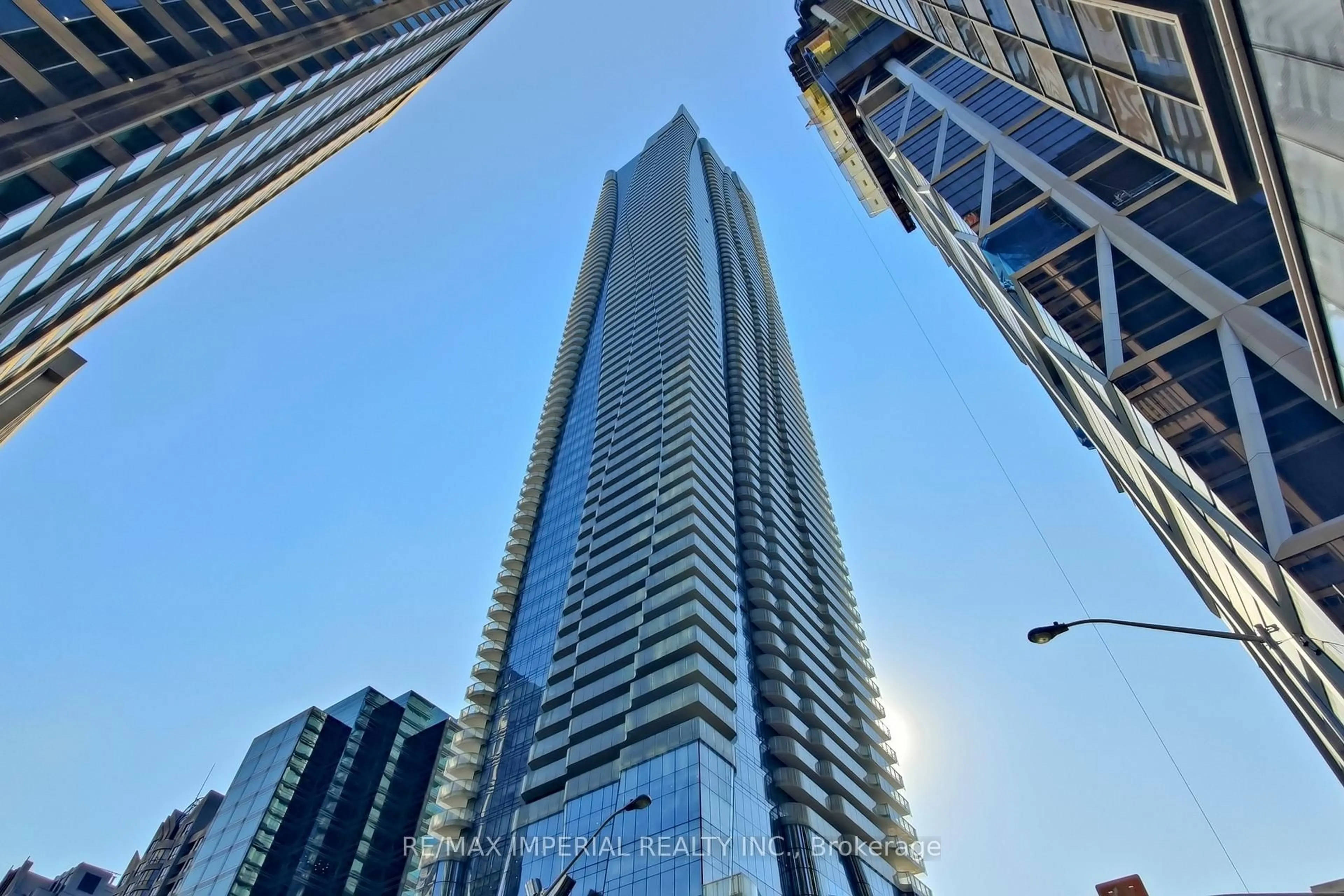 A pic from outside/outdoor area/front of a property/back of a property/a pic from drone, city buildings view from balcony for 1 Bloor St #414, Toronto Ontario M4W 1A9