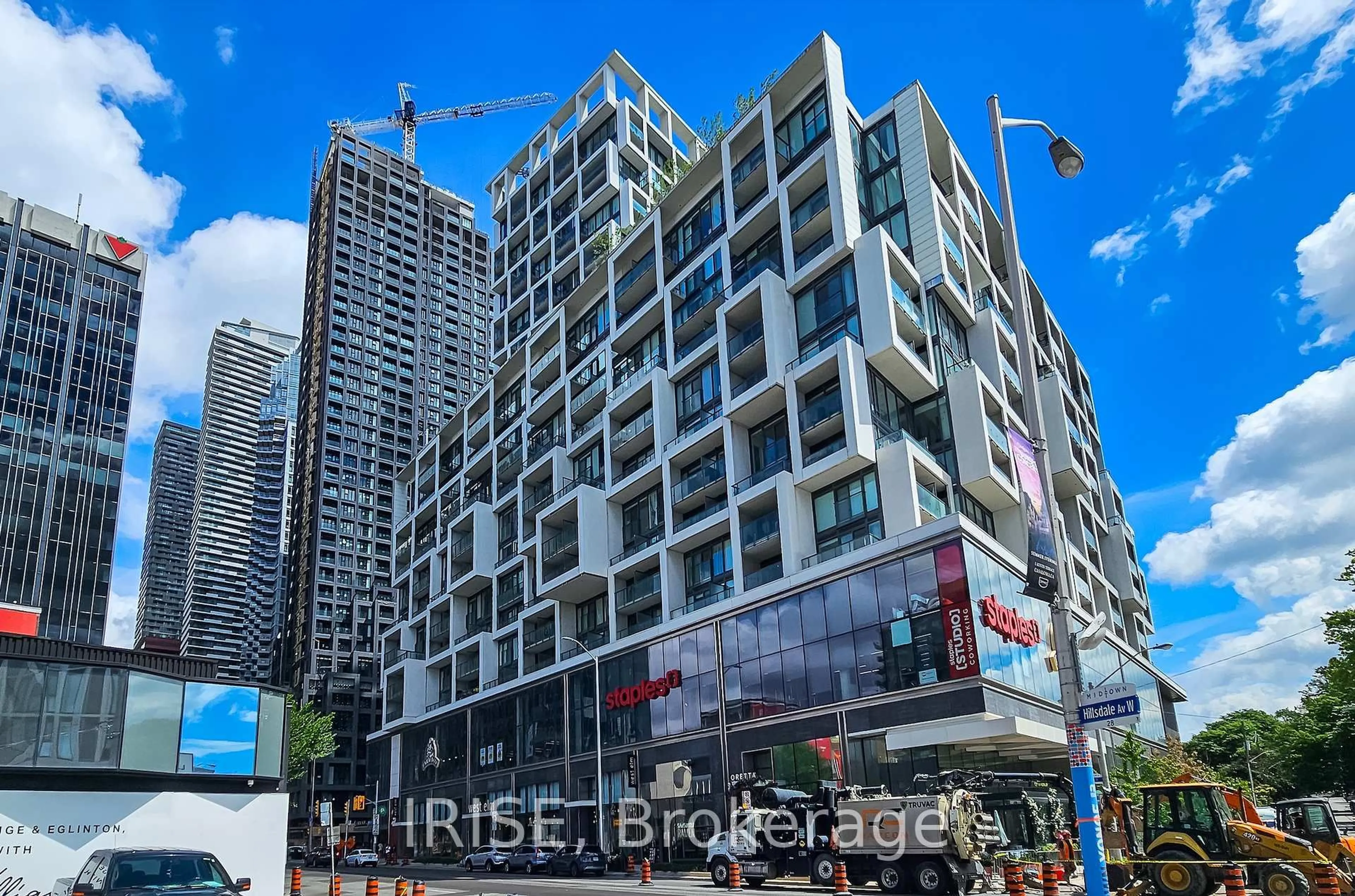 A pic from outside/outdoor area/front of a property/back of a property/a pic from drone, building for 5 Soudan Ave #1707, Toronto Ontario M4S 0B1
