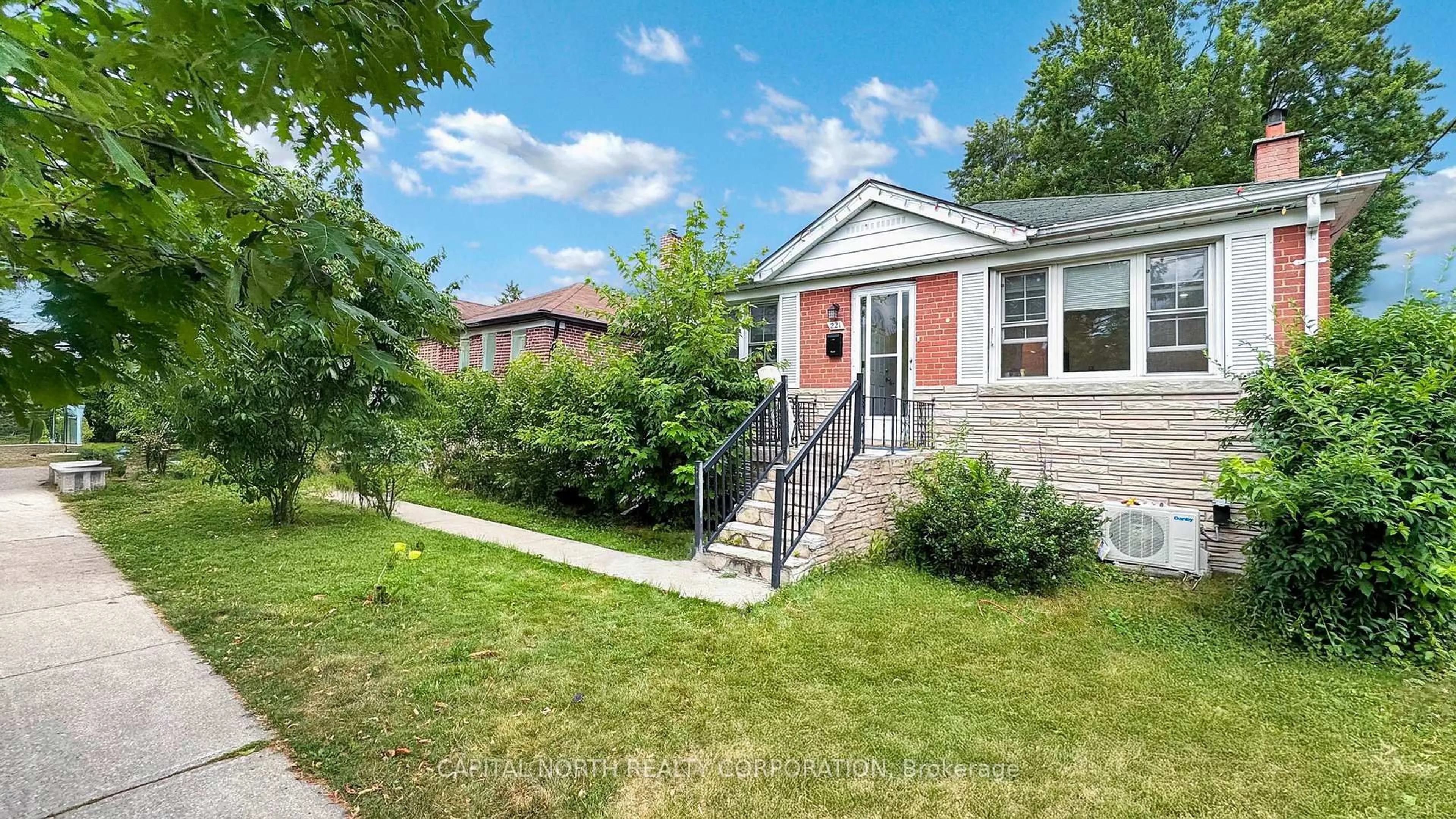 Unknown for 221 Patricia Ave, Toronto Ontario M2M 1J7