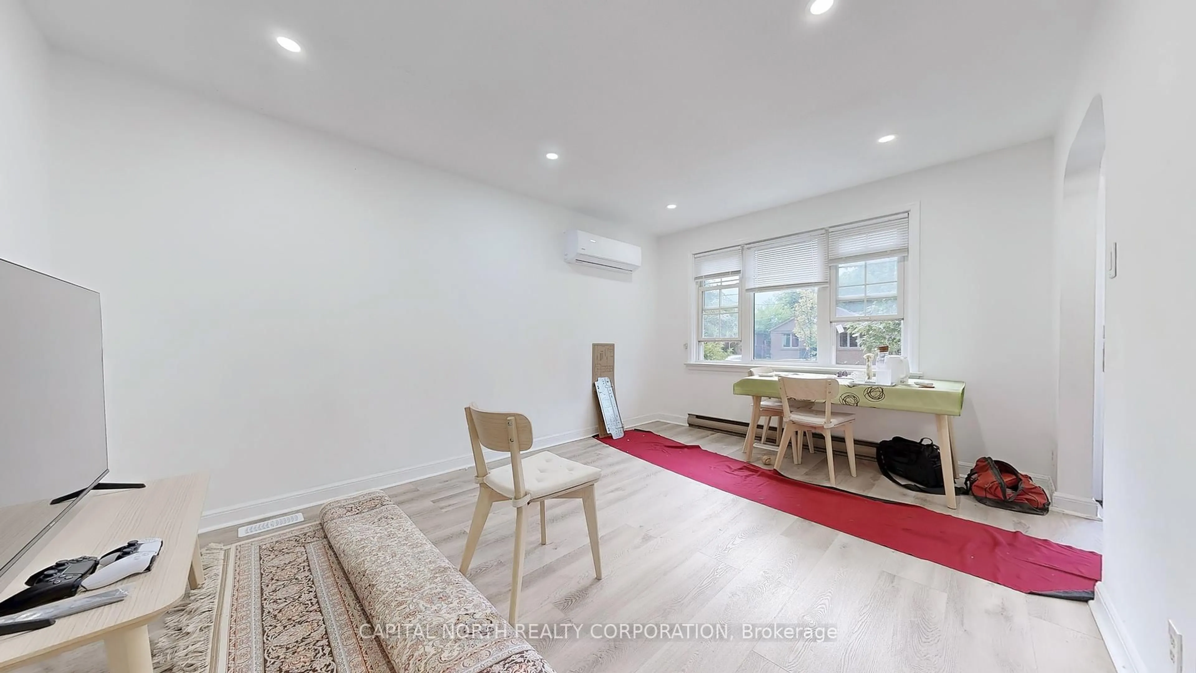 Unknown for 221 Patricia Ave, Toronto Ontario M2M 1J7