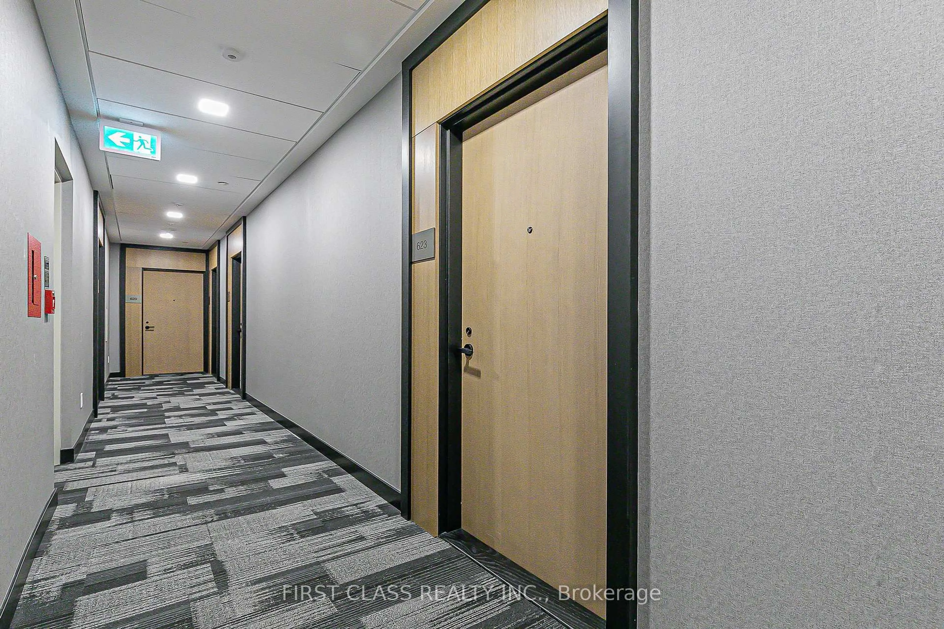 Indoor foyer for 8 Tippett Rd #623, Toronto Ontario M3H 0E7