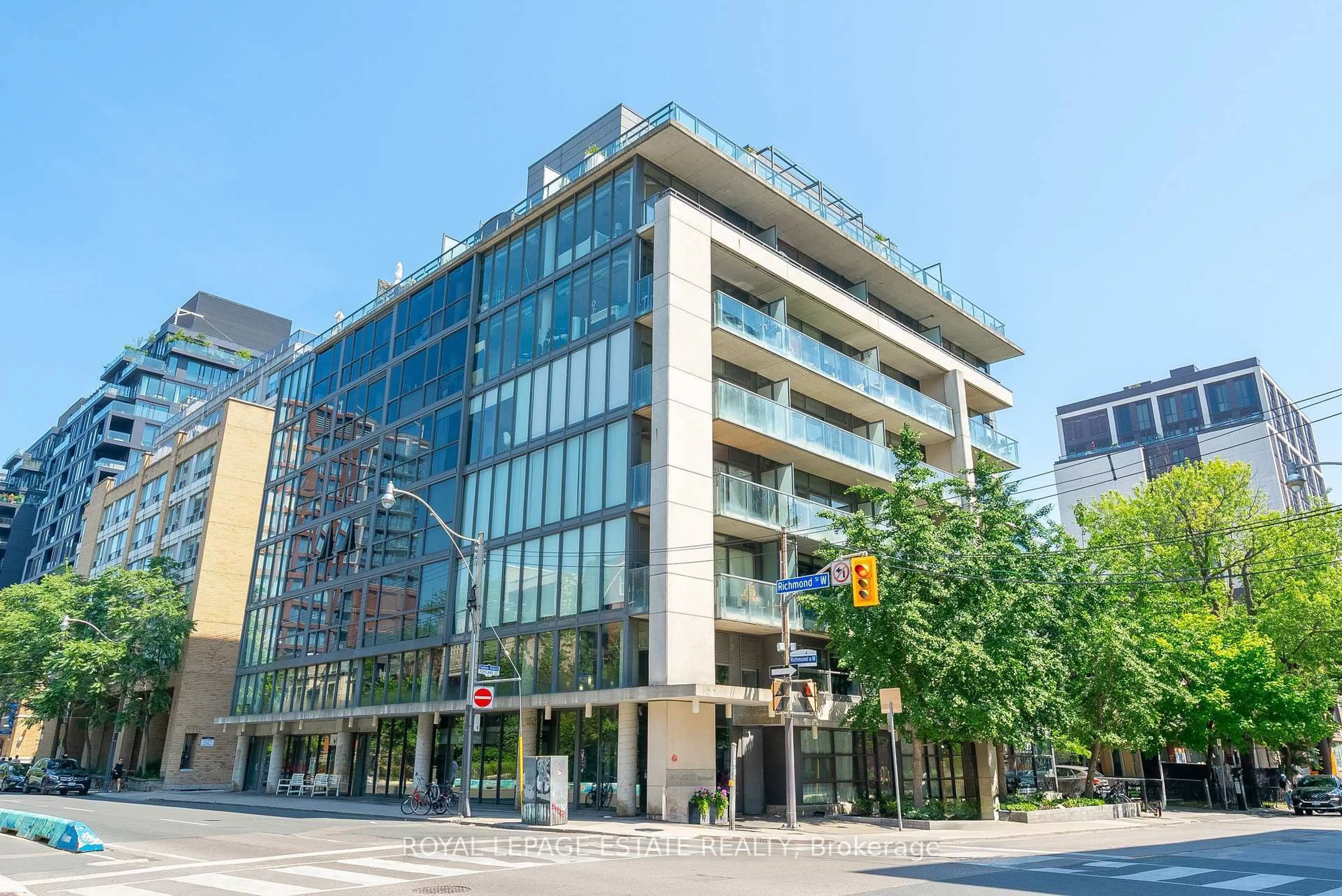 Unknown for 533 Richmond St #304, Toronto Ontario M5V 3Y1