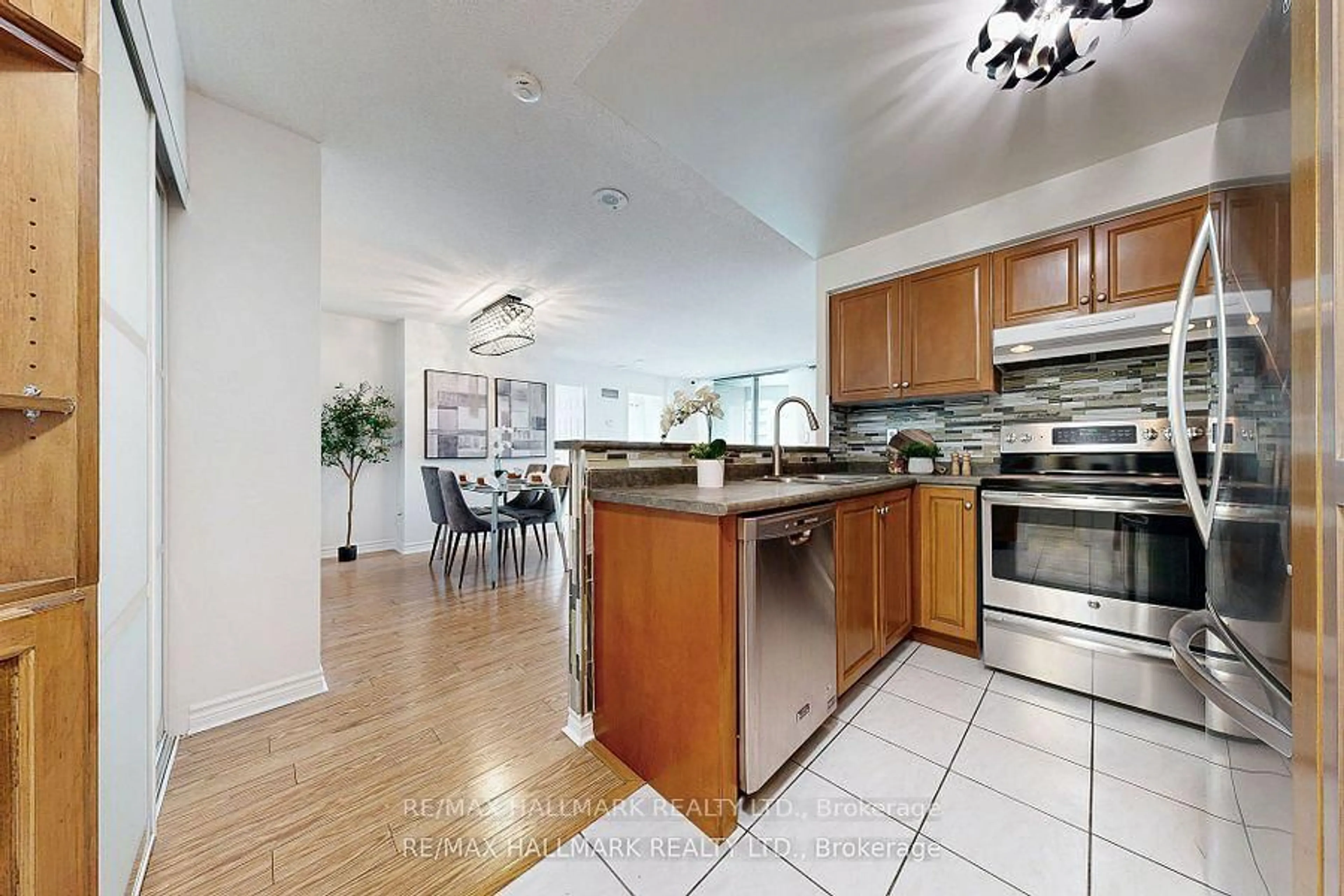Open concept kitchen, unknown for 7 Lorraine Dr #1211, Toronto Ontario M2N 7H2