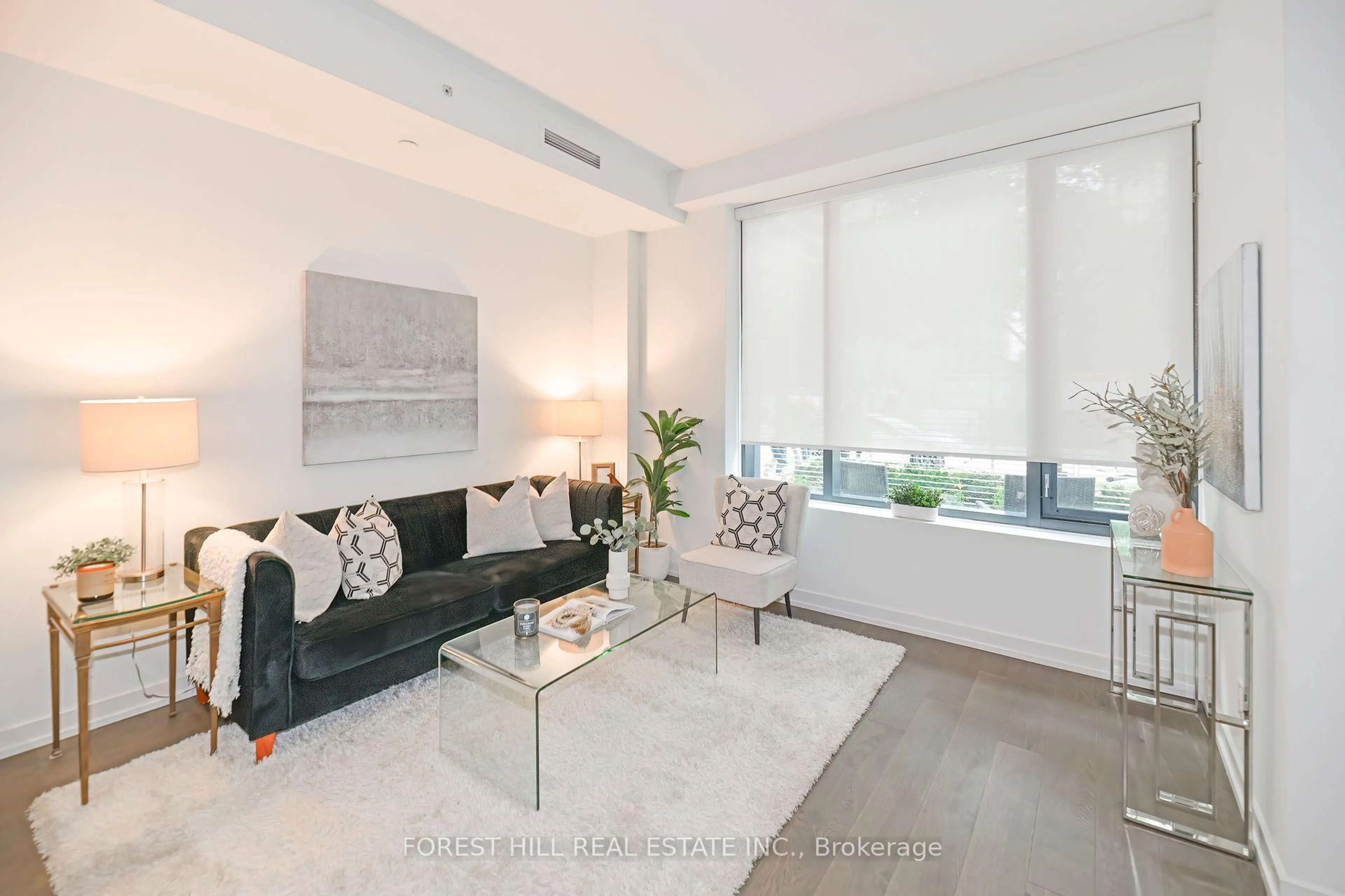 Living room with furniture, unknown for 161 Roehampton Ave #102, Toronto Ontario M4P 0C8