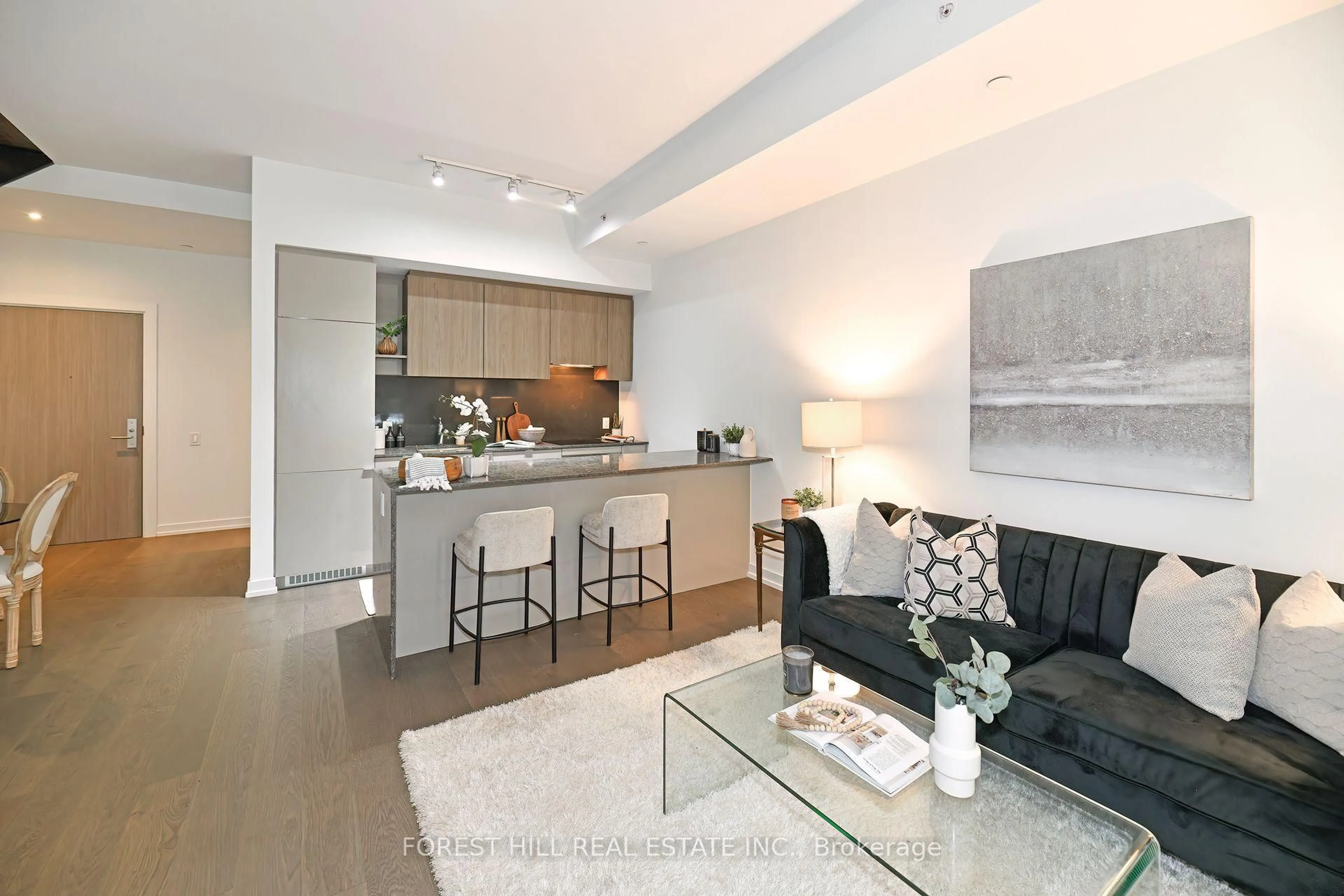 Open concept kitchen, unknown for 161 Roehampton Ave #102, Toronto Ontario M4P 0C8
