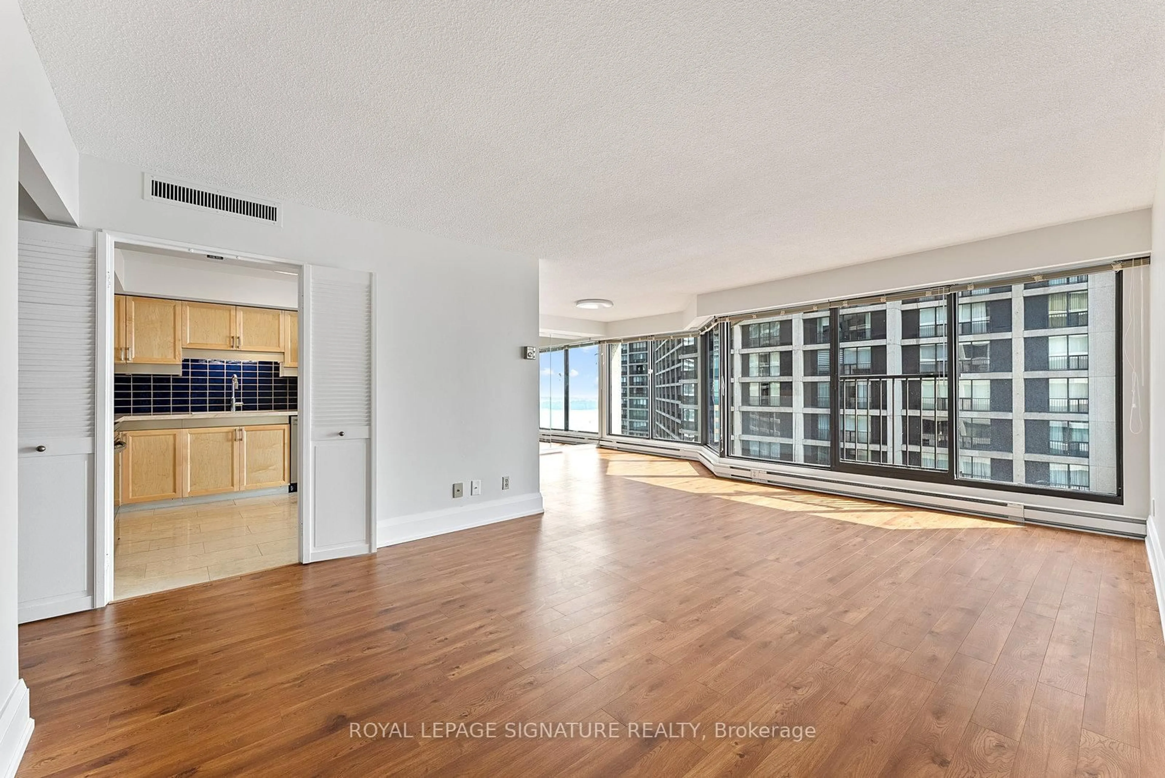 A pic of a room for 65 Harbour Sq #2603, Toronto Ontario M5J 2L4