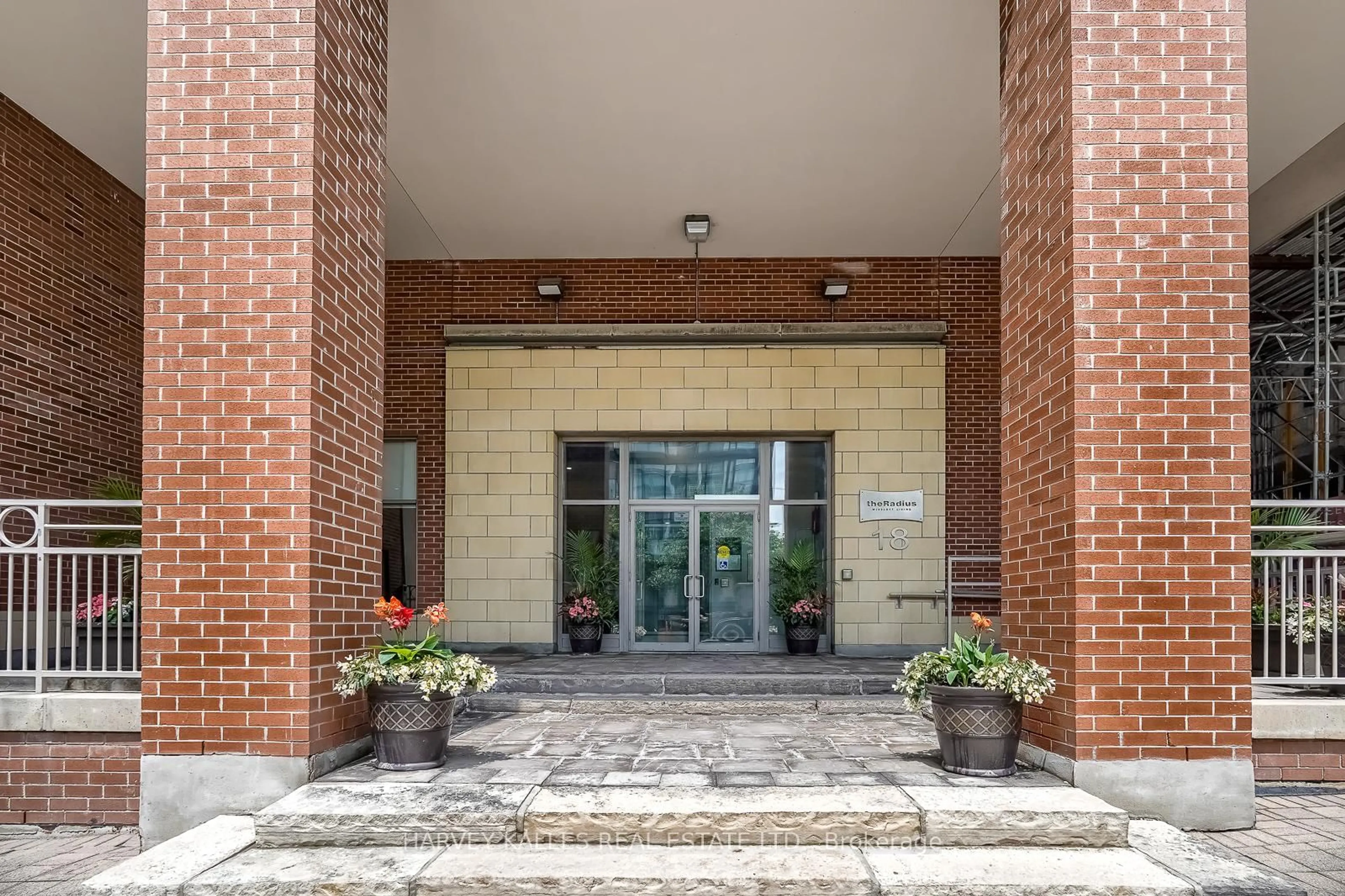 Indoor foyer for 18 Merton St #904, Toronto Ontario M4S 3G9
