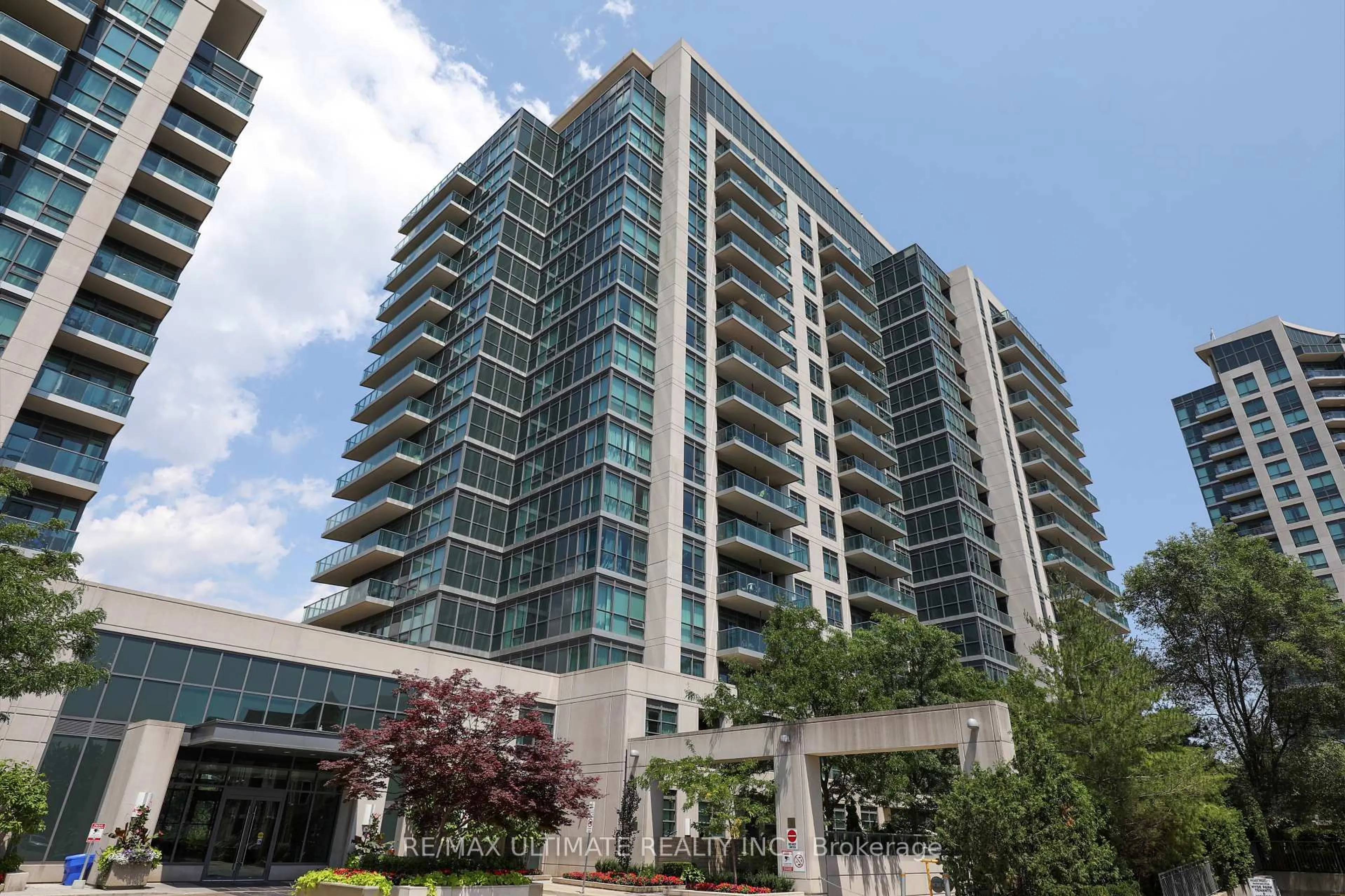 Unknown for 35 Brian Peck Cres #807, Toronto Ontario M4G 0A5