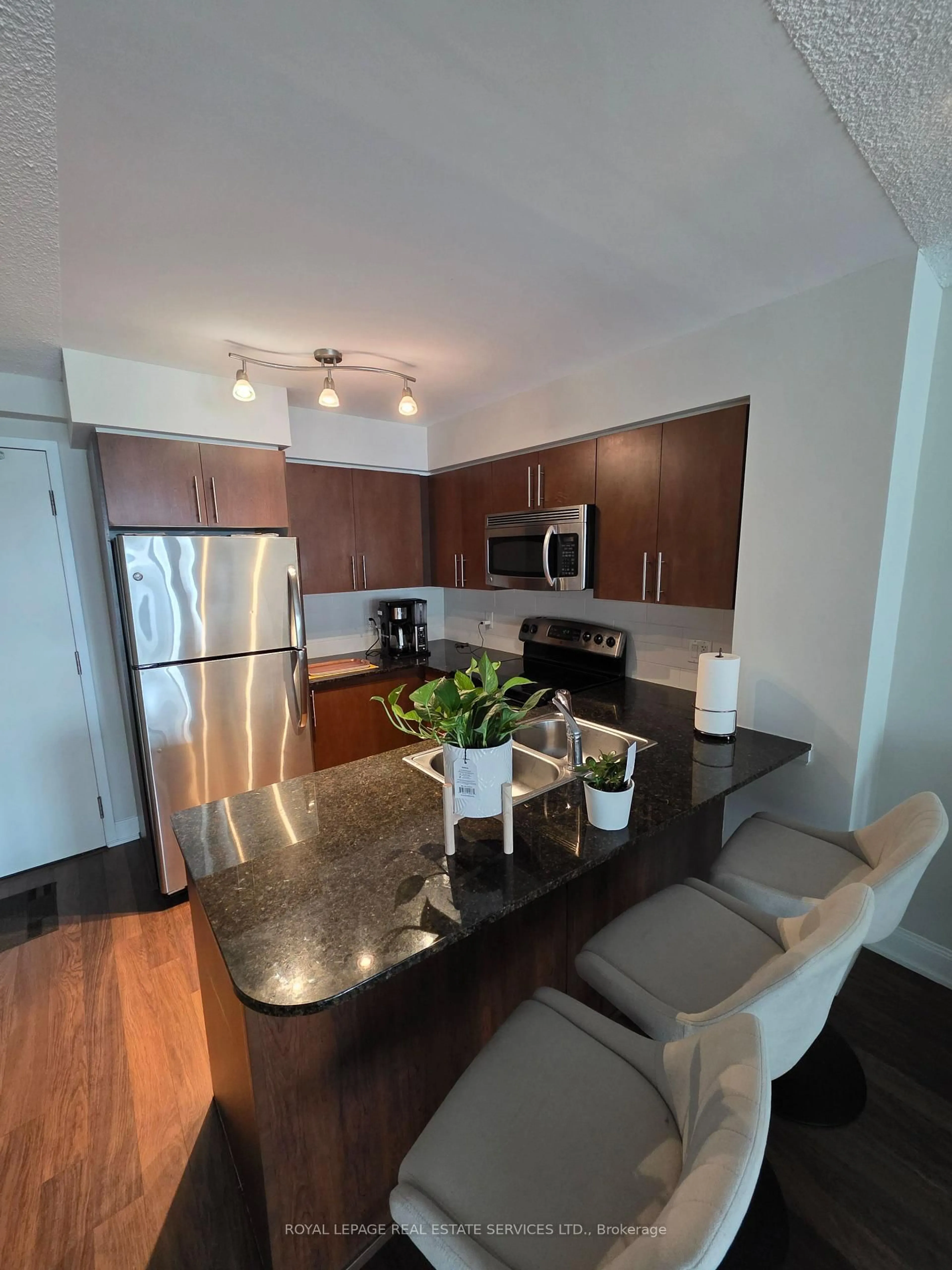 Open concept kitchen, unknown for 2191 Yonge St #1804, Toronto Ontario M4S 3H8