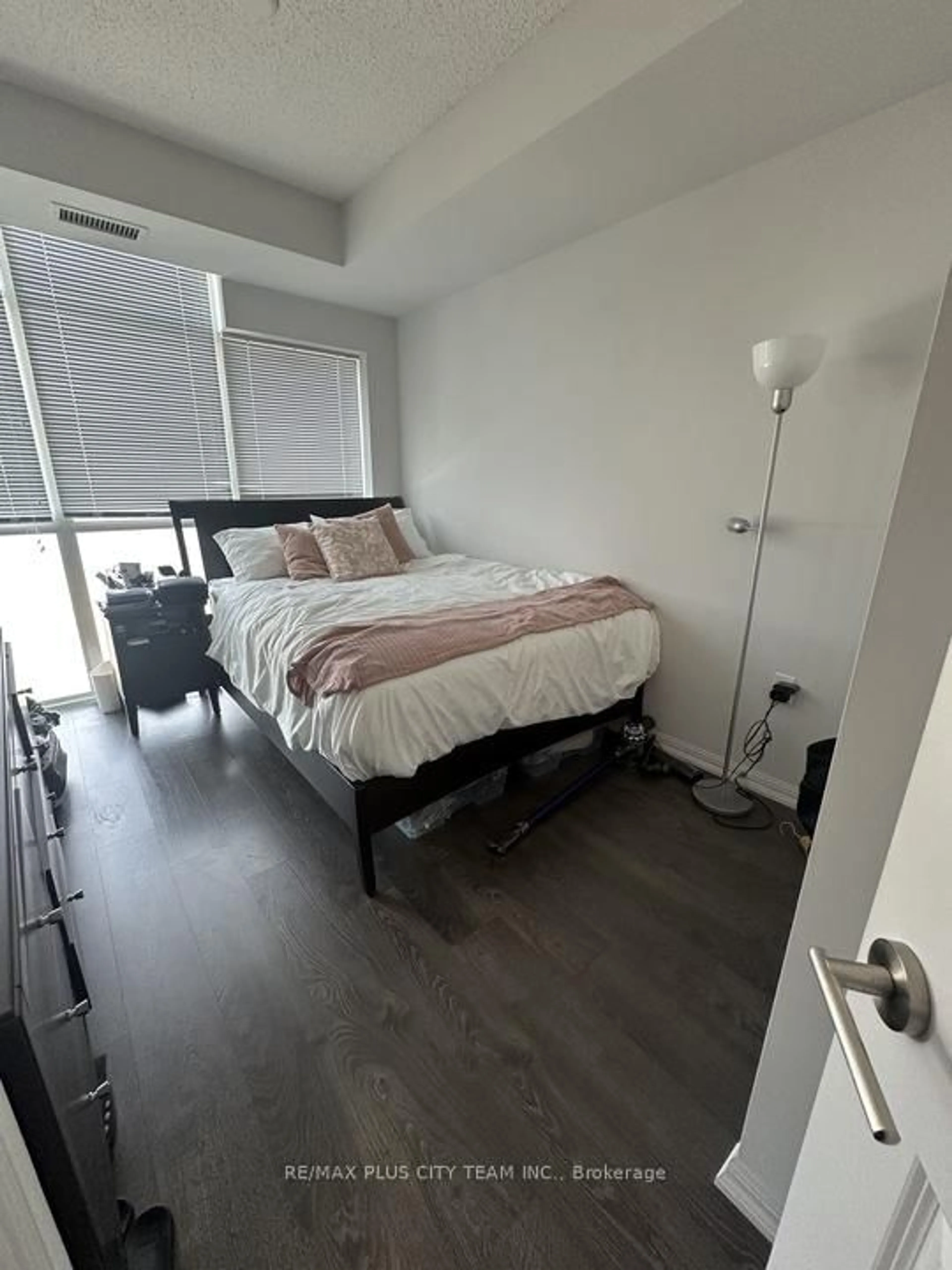 A pic of a room for 125 Western Battery Rd #2501, Toronto Ontario M6K 3R8