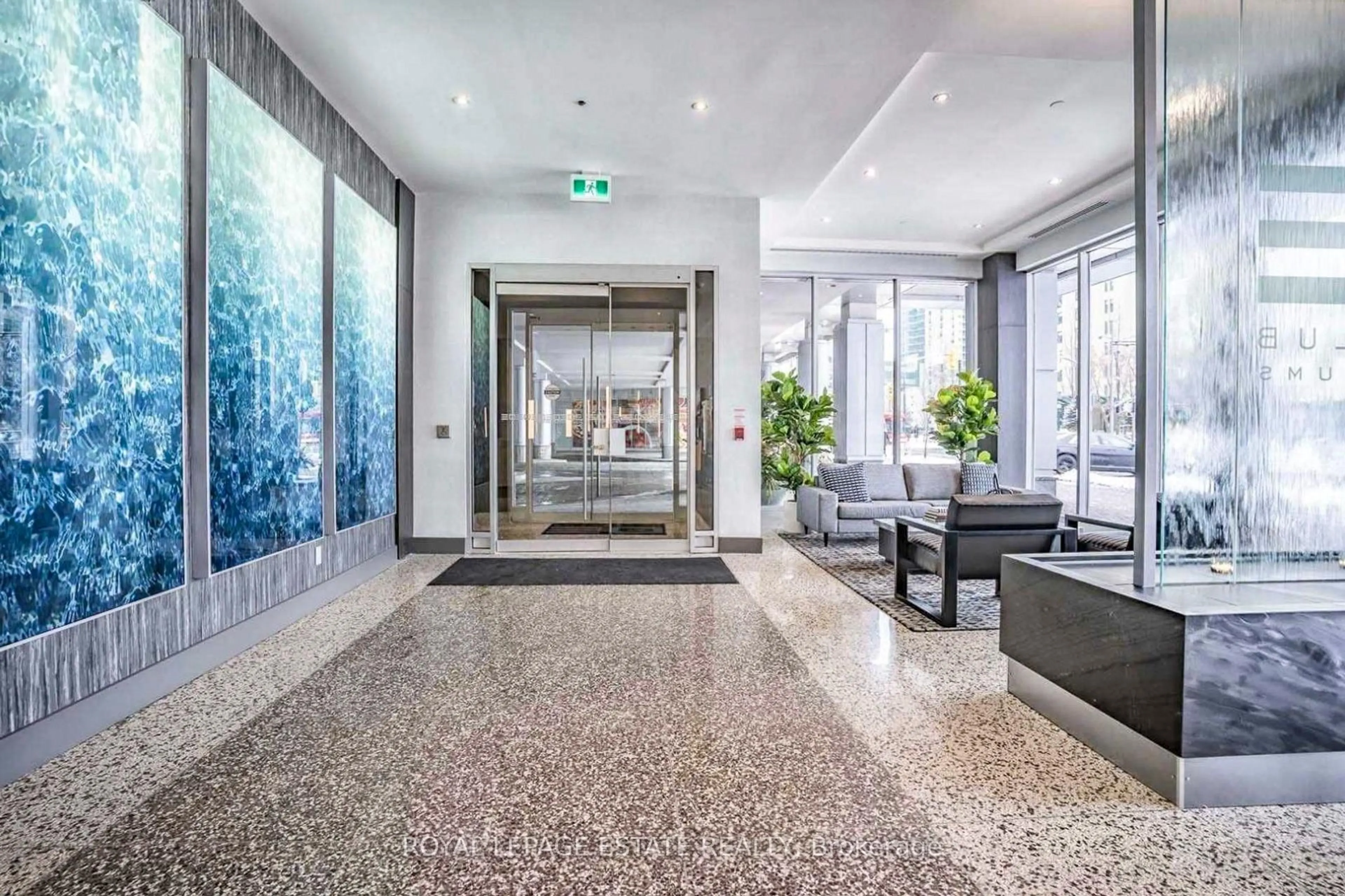 Lobby for 218 Queens Quay #402, Toronto Ontario M5J 2Y6