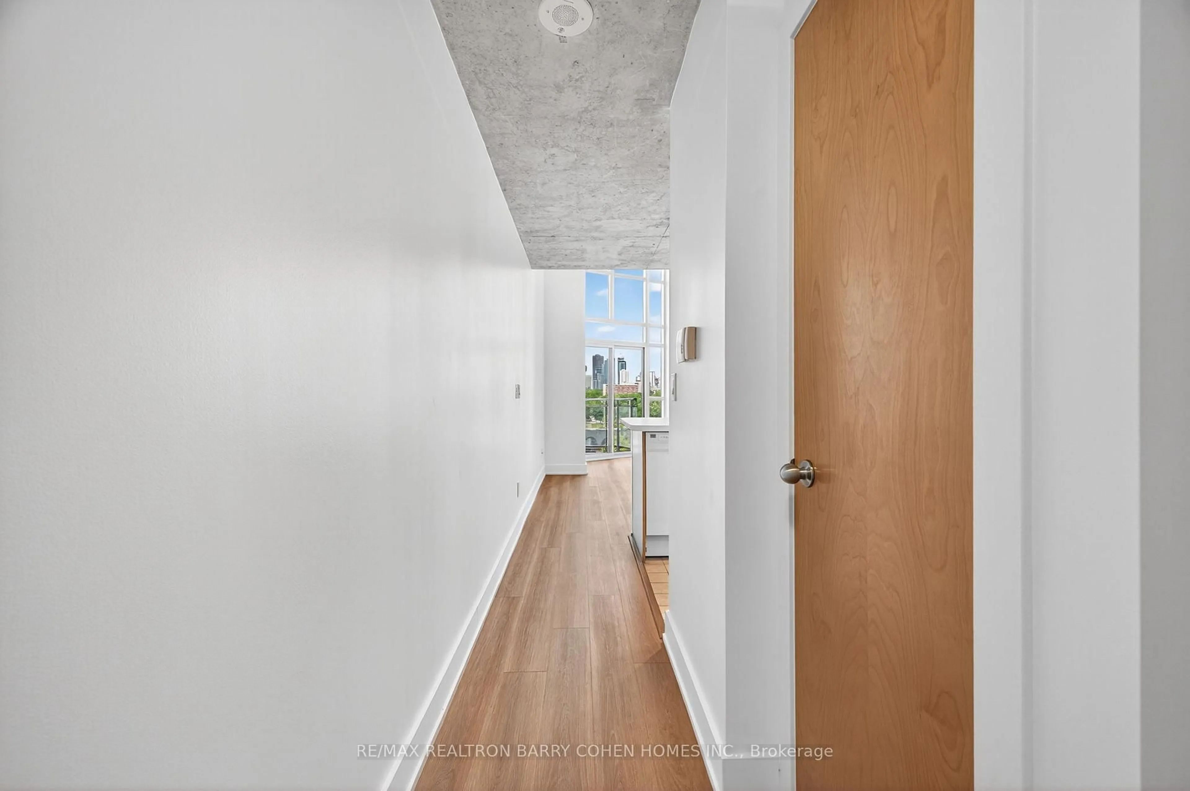 Unknown for 255 Richmond St #814, Toronto Ontario M5A 4T7