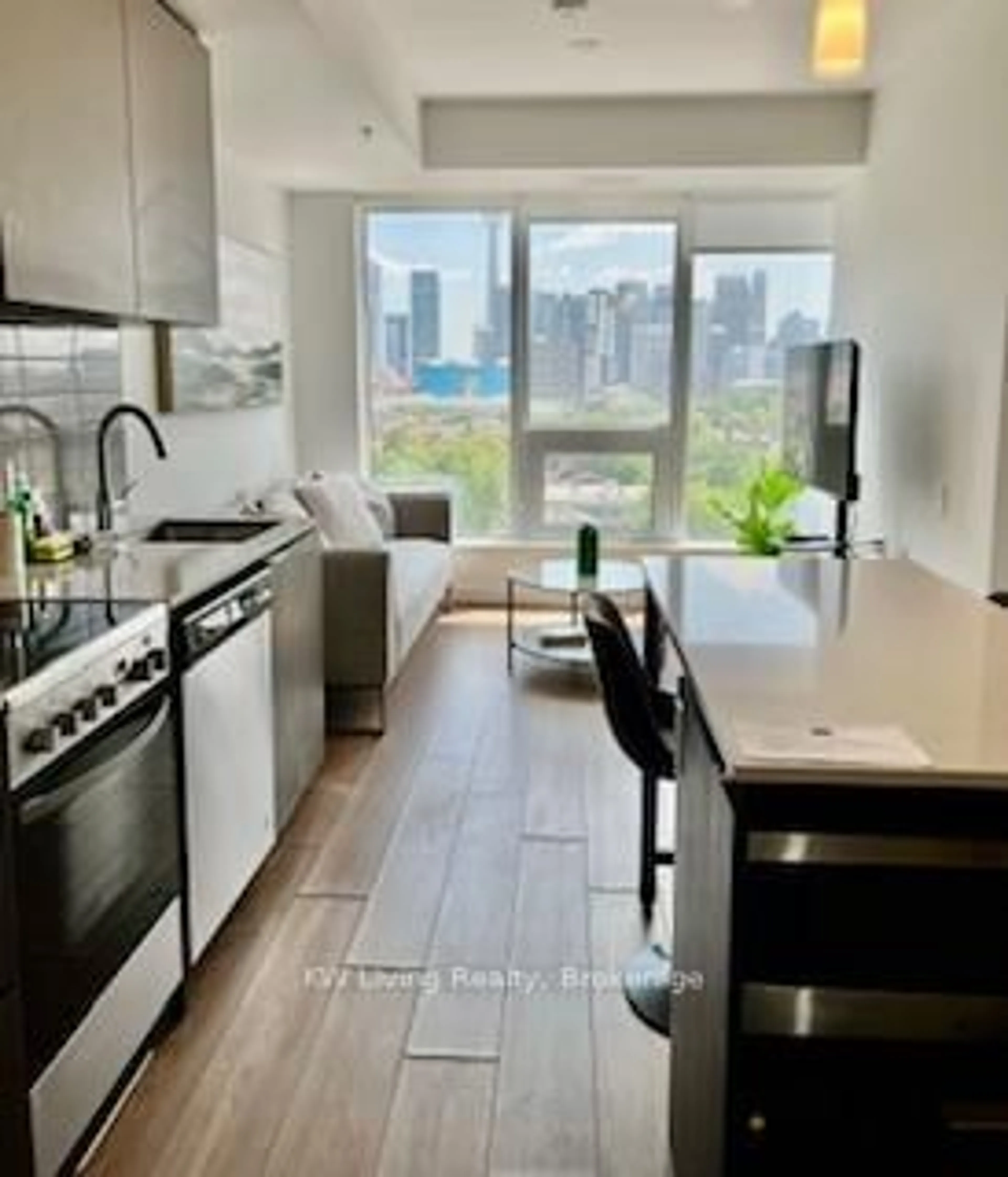 Unknown for 203 College St #801, Toronto Ontario M5T 1P9