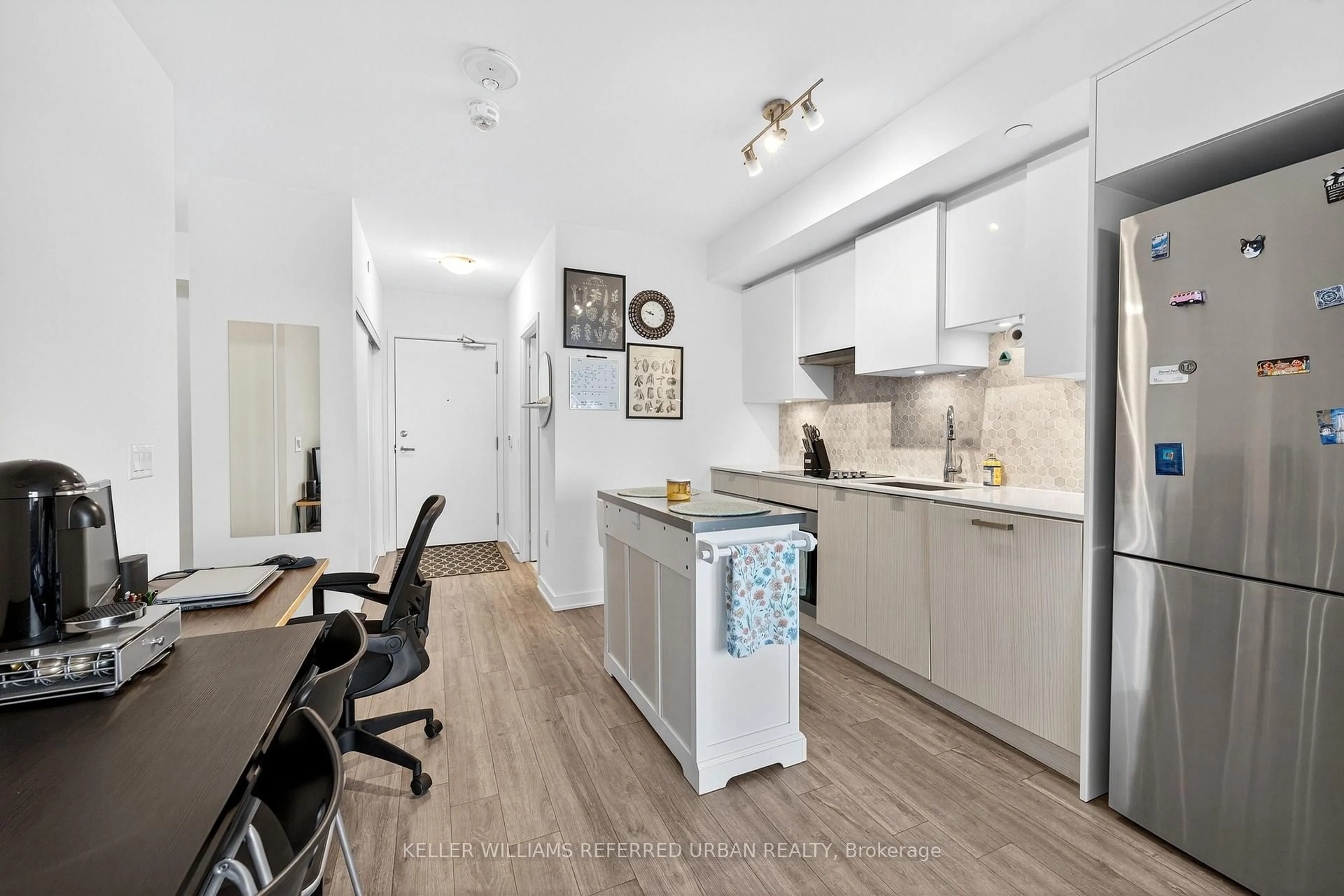 Standard kitchen, unknown for 195 Redpath Ave #3108, Toronto Ontario M4P 0E4