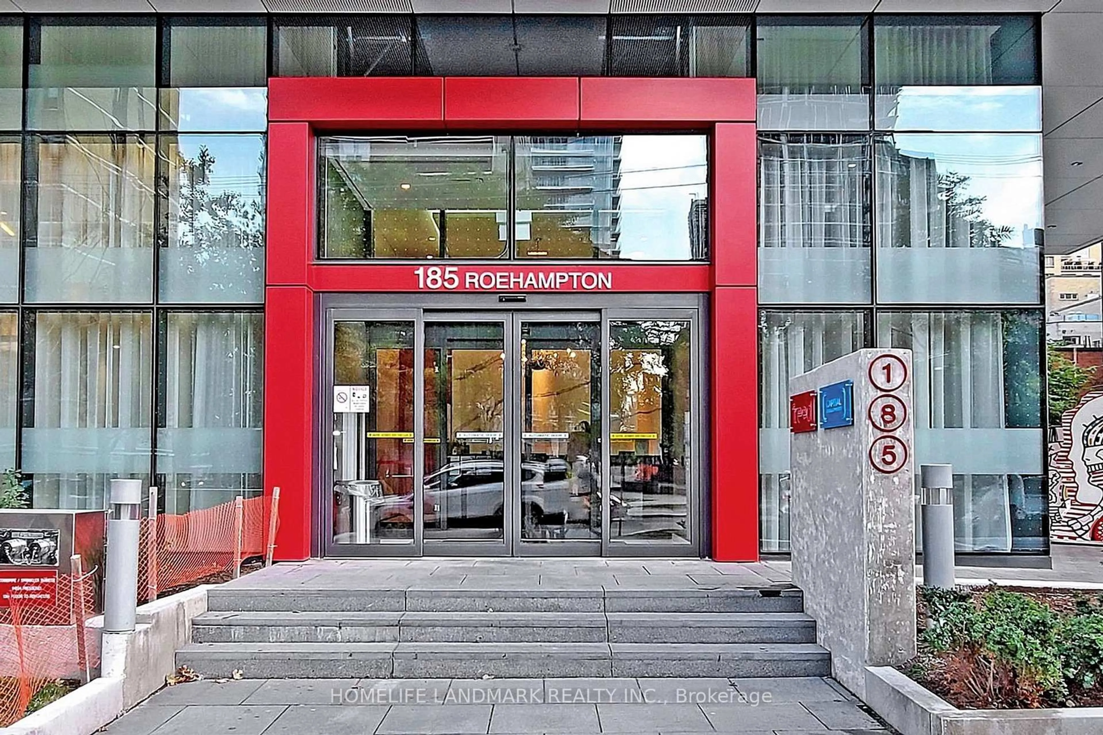 Indoor foyer for 185 Roehampton Ave #3101, Toronto Ontario M4P 0C6
