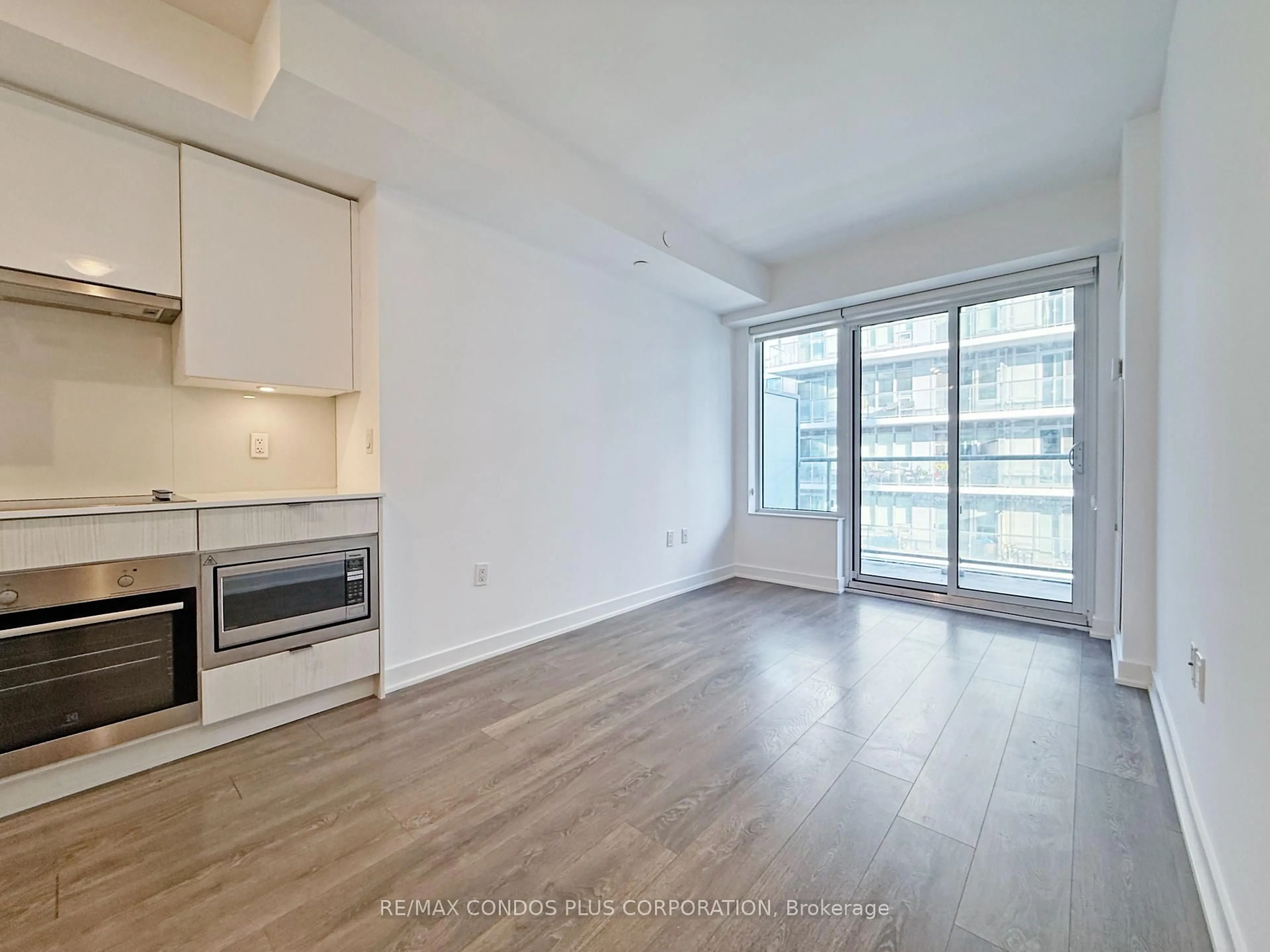 A pic of a room for 99 Broadway Ave #3506, Toronto Ontario M4P 0E3