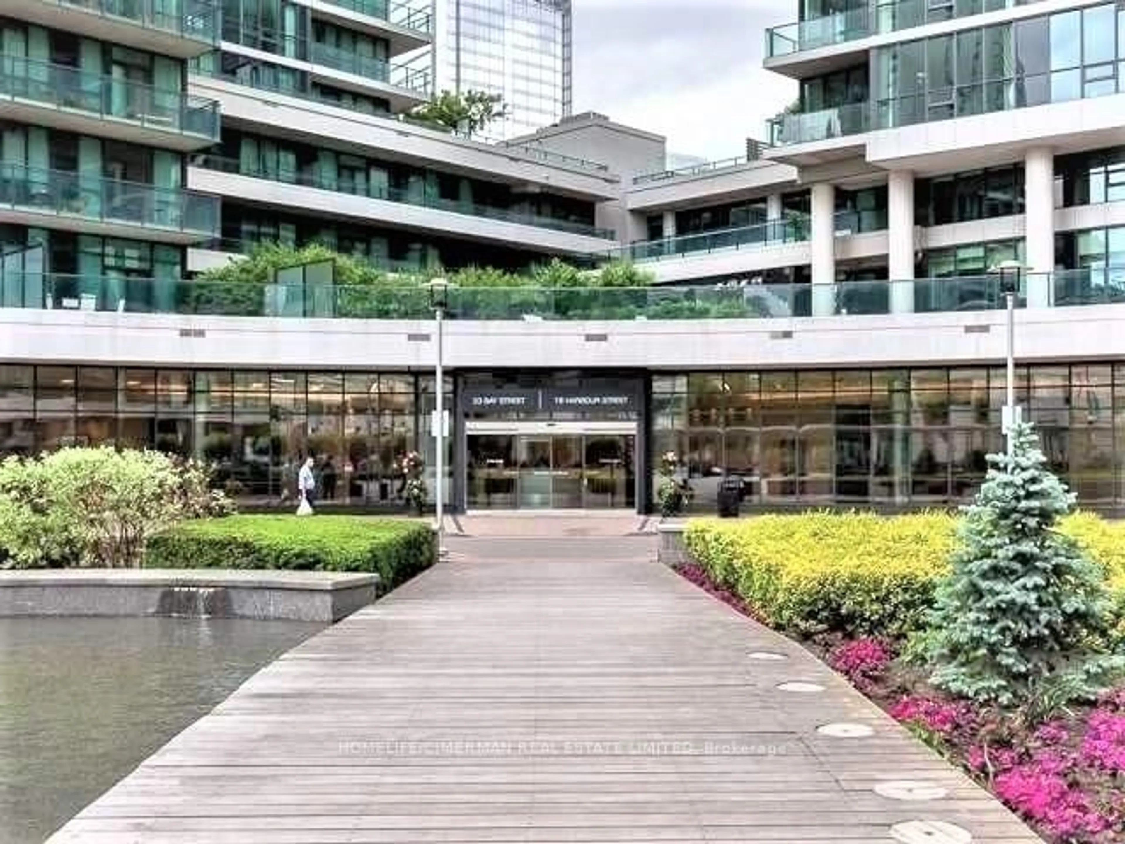 Indoor foyer for 33 Bay St #2801, Toronto Ontario M5J 2Z3