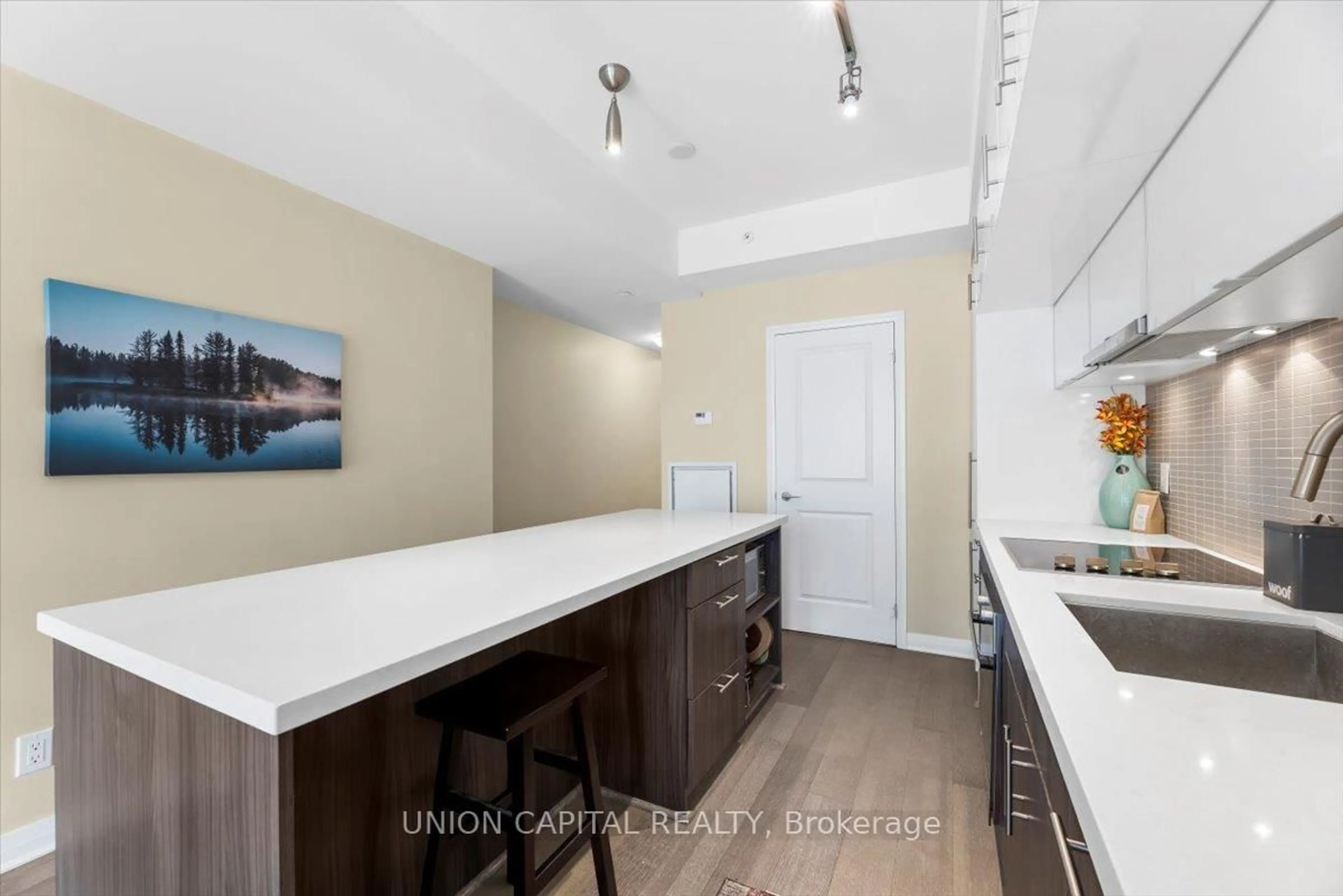 Open concept kitchen, unknown for 8 Mercer St #2803, Toronto Ontario M5V 0C4