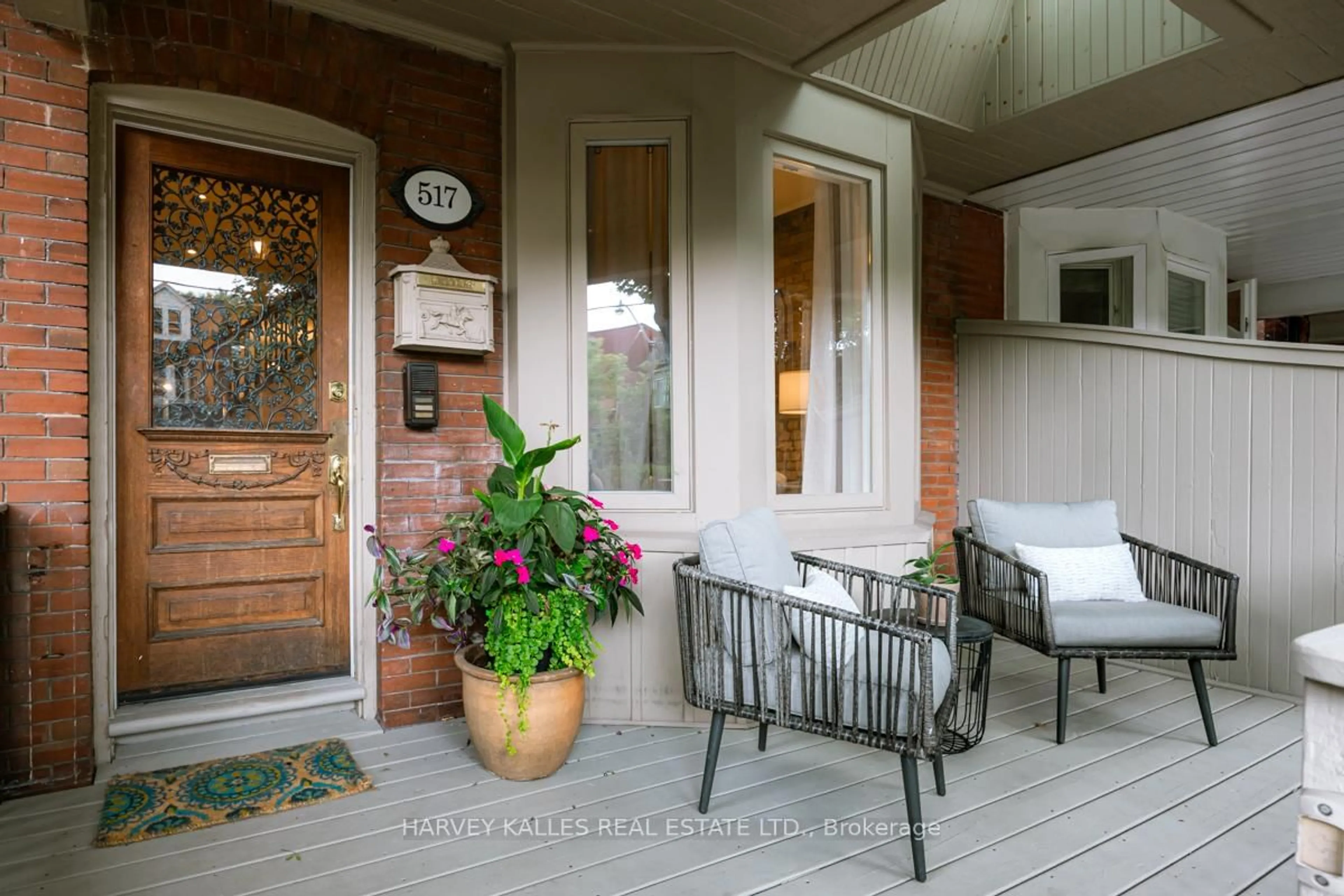 Indoor entryway for 517 Brunswick Ave, Toronto Ontario M5R 2Z6