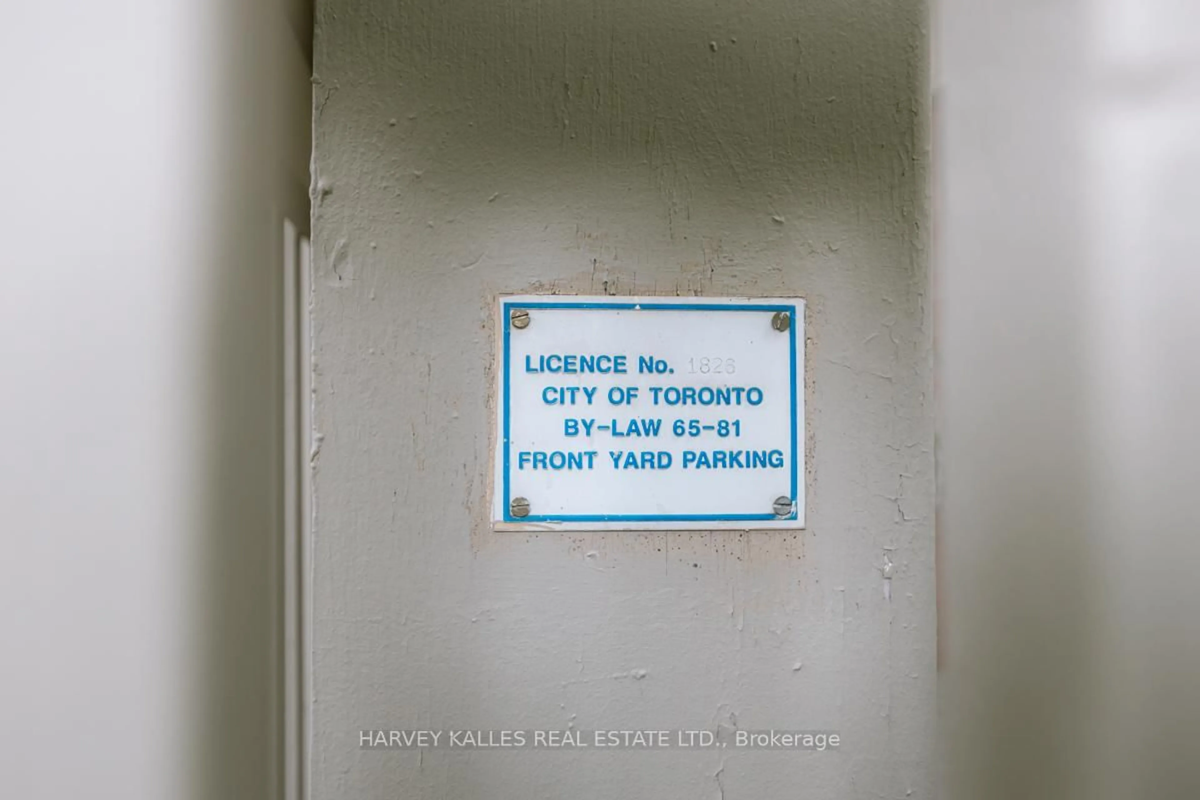 Parking for 517 Brunswick Ave, Toronto Ontario M5R 2Z6
