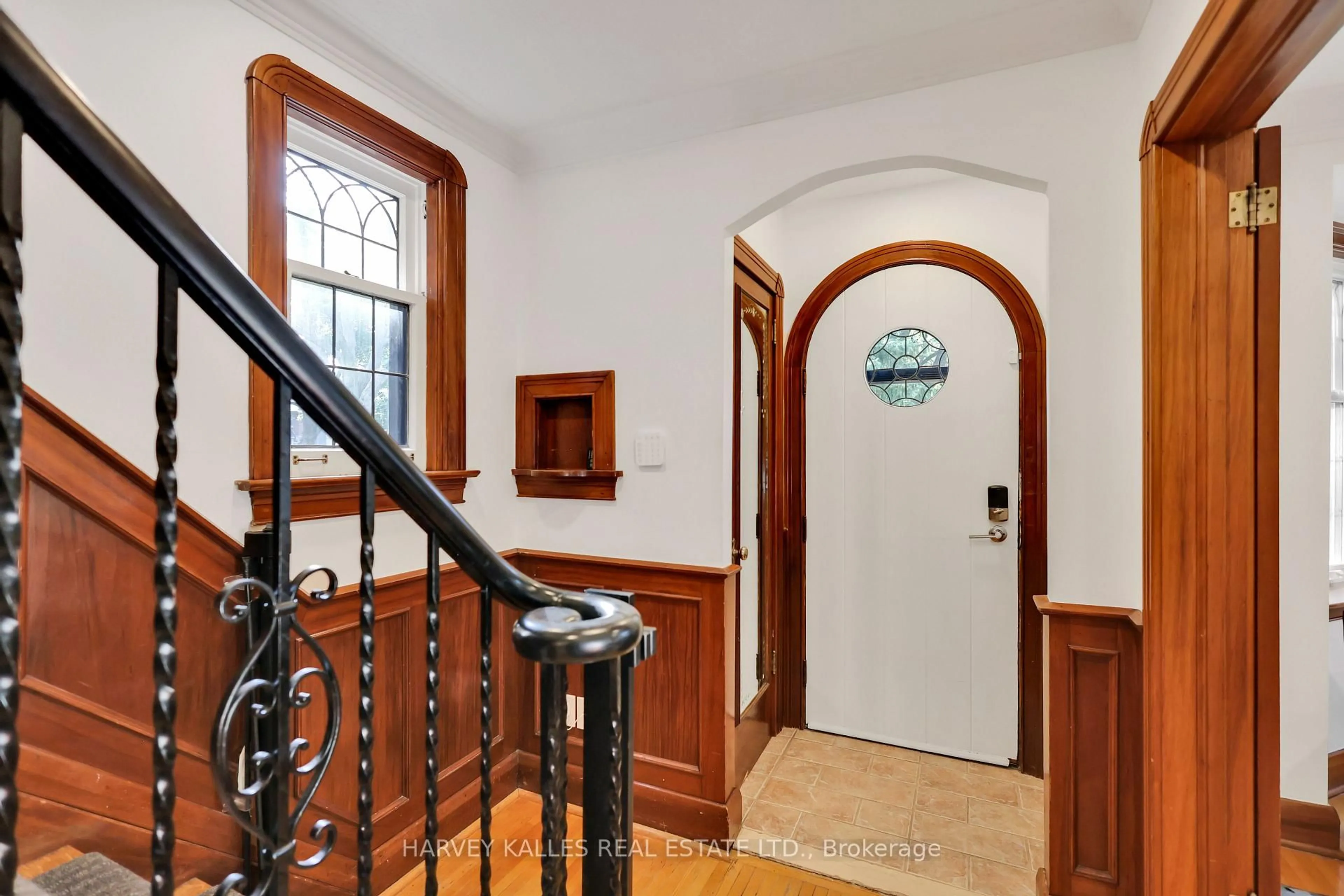 Indoor foyer for 109 Whitmore Ave, Toronto Ontario M6C 2H6