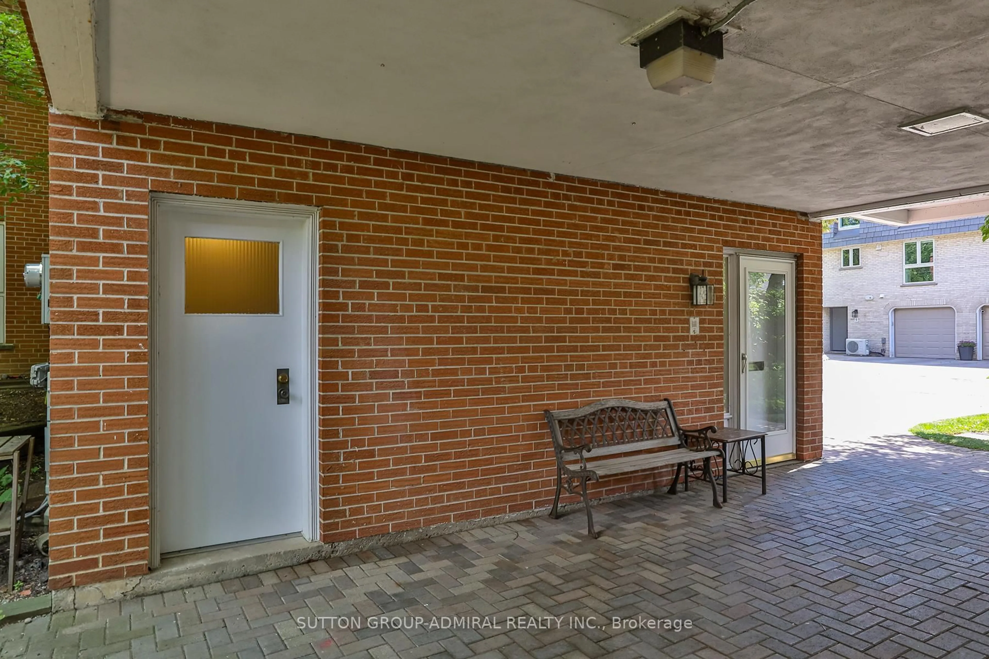 Indoor foyer for 6 Snowshoe Mill Way #206, Toronto Ontario M2L 1T5