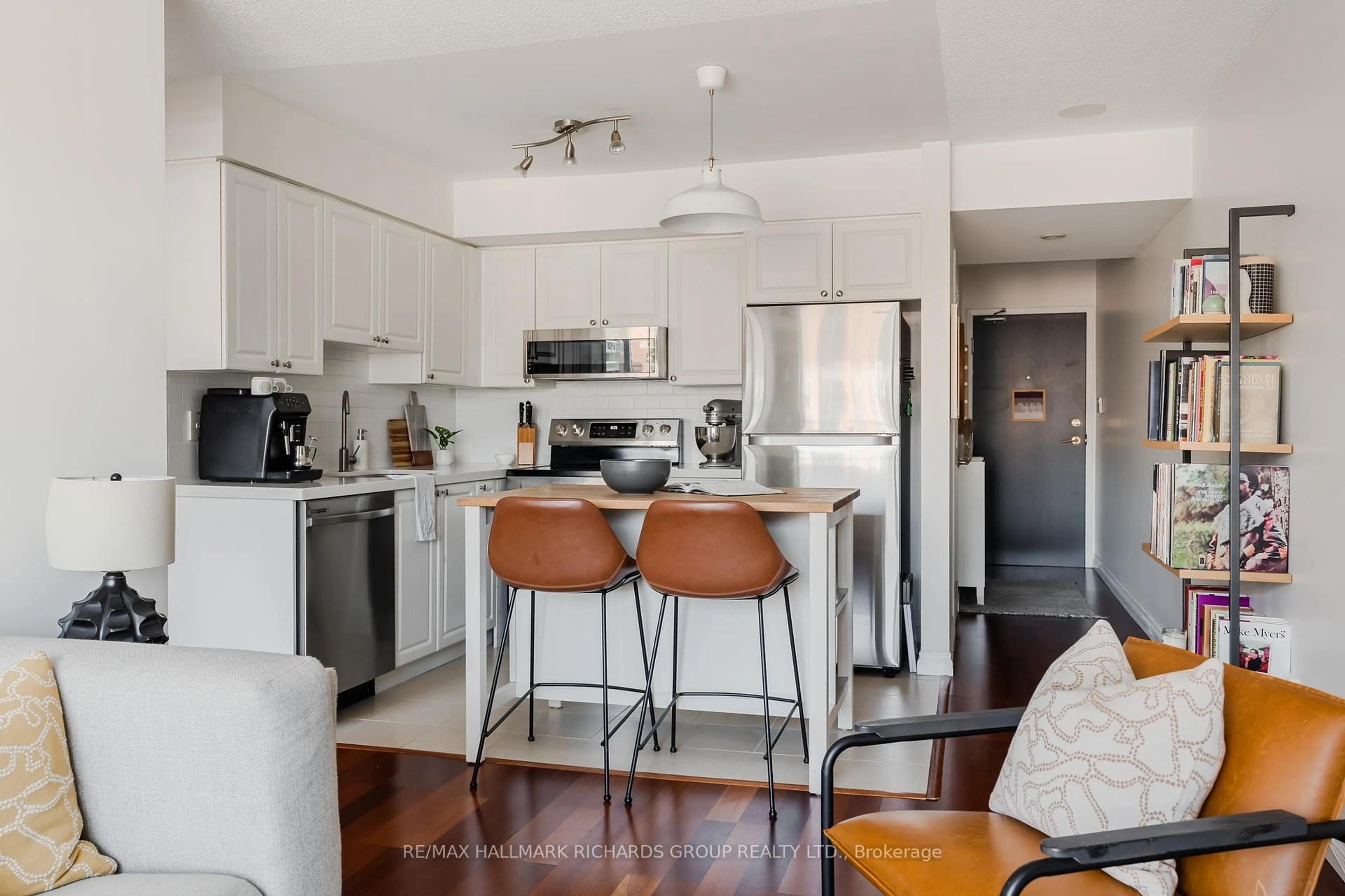 Open concept kitchen, unknown for 230 King St #1220, Toronto Ontario M5A 1K5