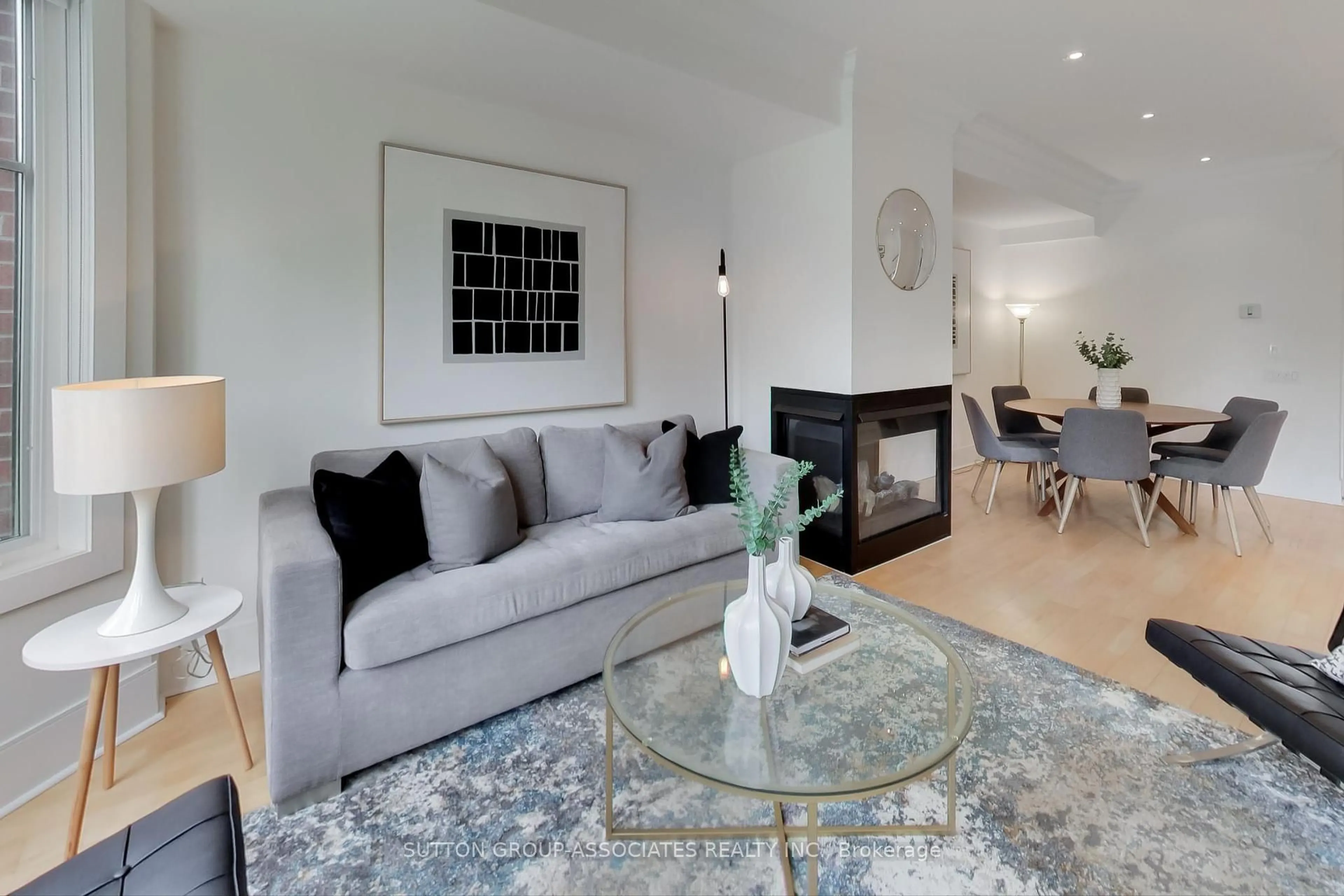 Living room with furniture, unknown for 103B Walmer Rd, Toronto Ontario M5R 2X6