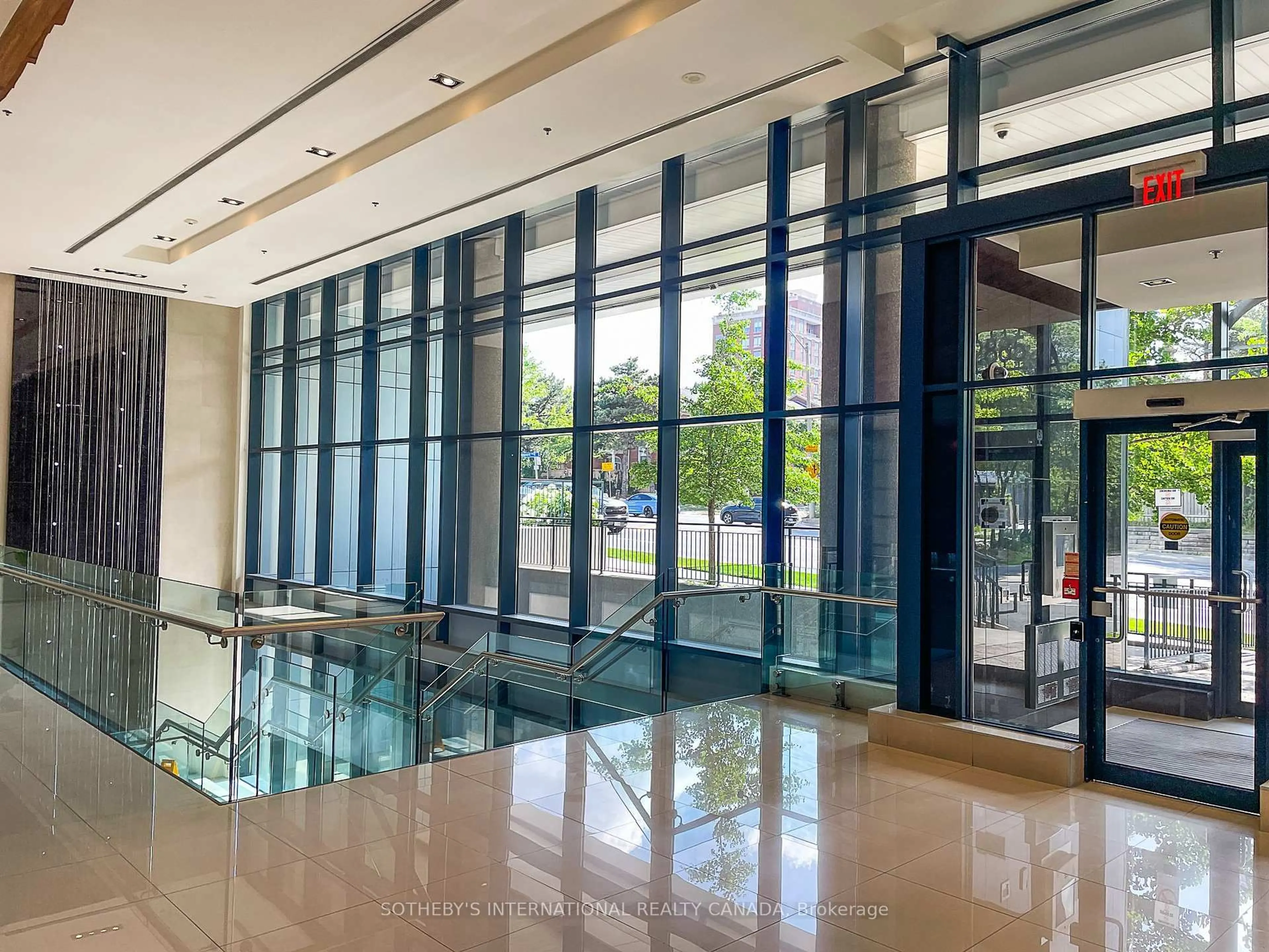 Indoor foyer for 2885 Bayview Ave #633, Toronto Ontario M2K 0A3