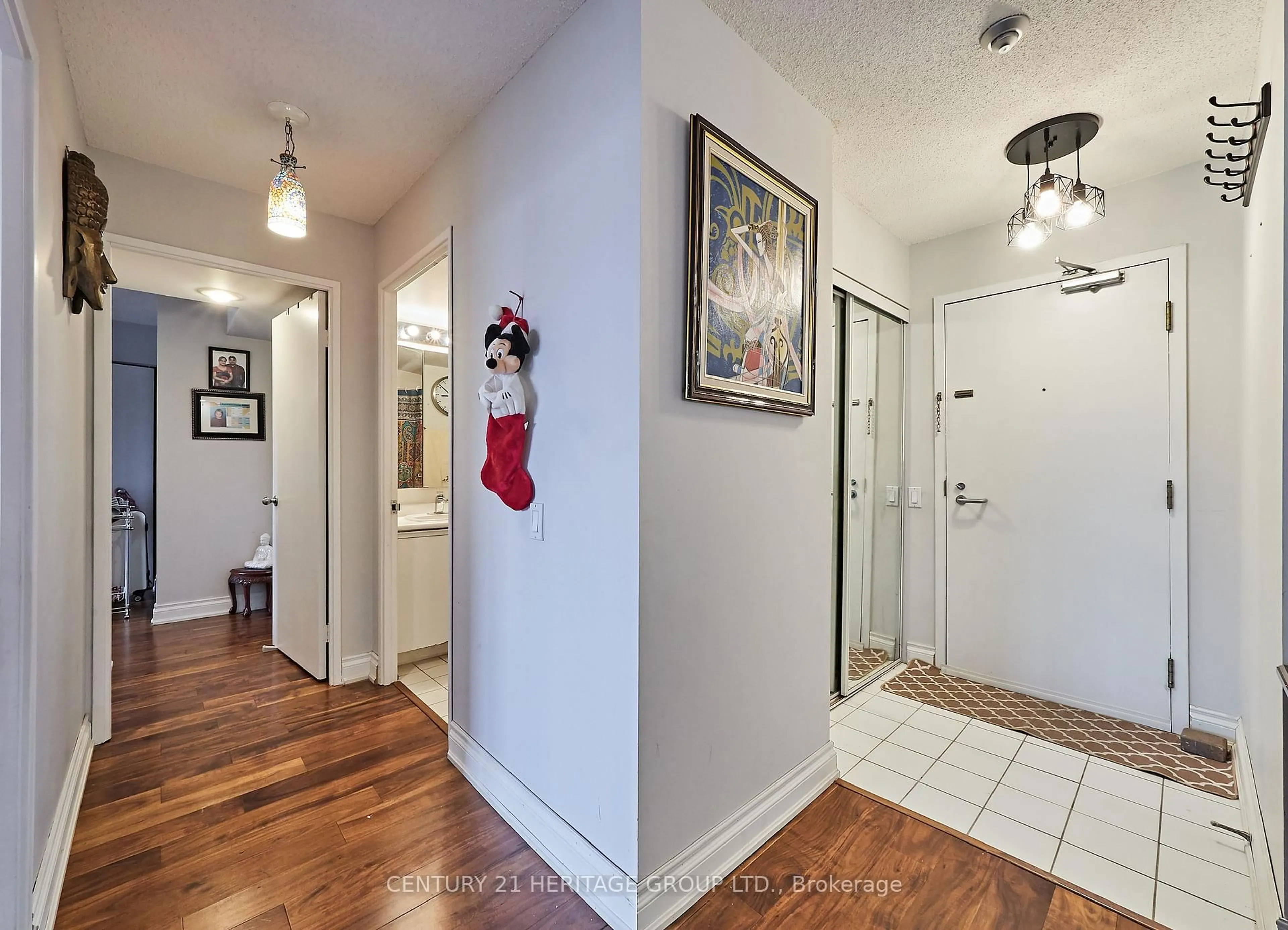 Indoor entryway for 21 Overlea Blvd #511, Toronto Ontario M4H 1P2