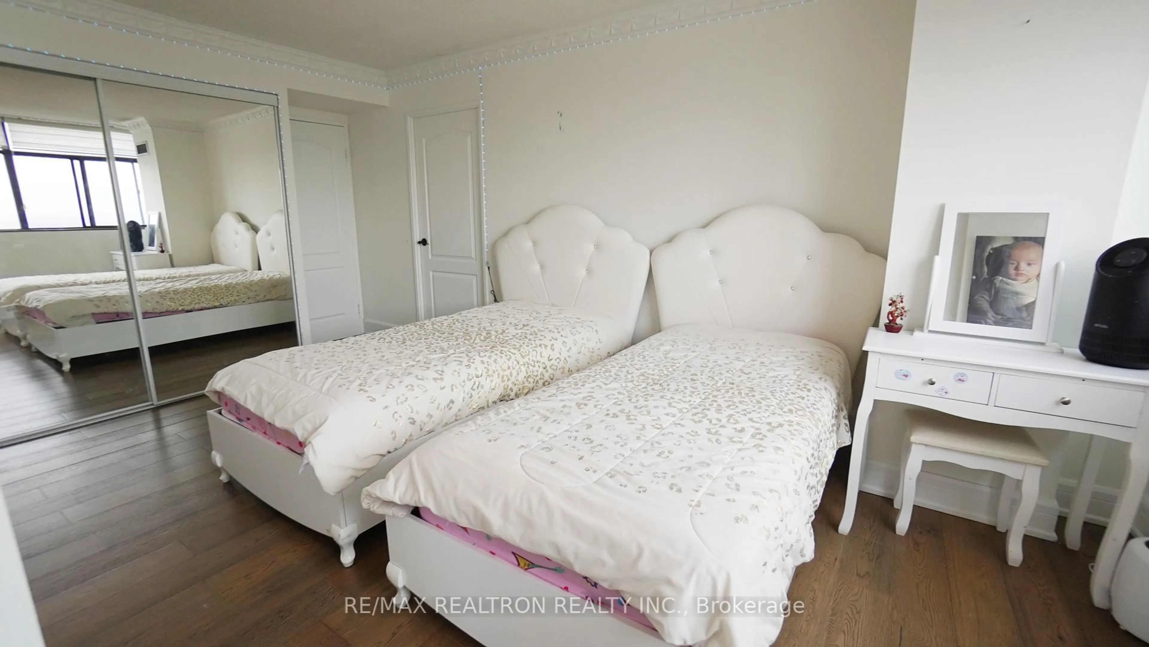Bedroom with bed, unknown for 100 Antibes Dr #2801, Toronto Ontario M2R 3N1