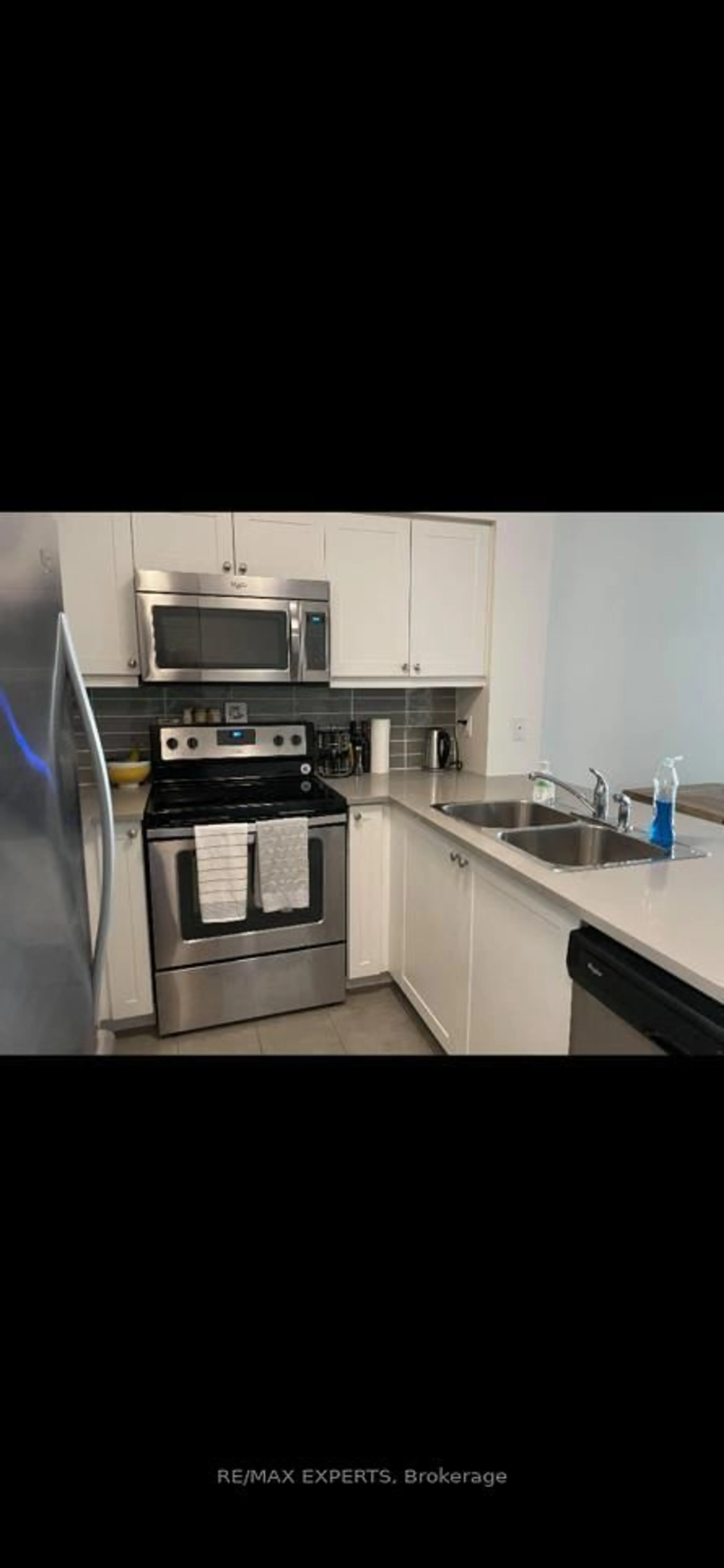 Standard kitchen, unknown for 25 Lower Simcoe St #728, Toronto Ontario M5J 3A1