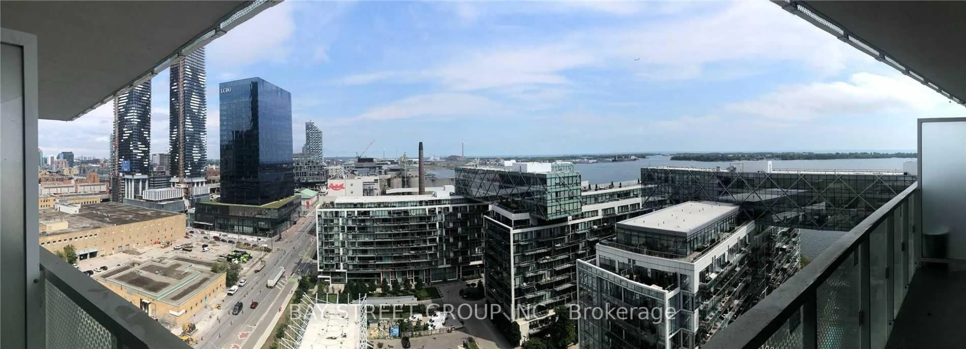 Blurry image for 15 Queens Quay #1810, Toronto Ontario M5E 0C5