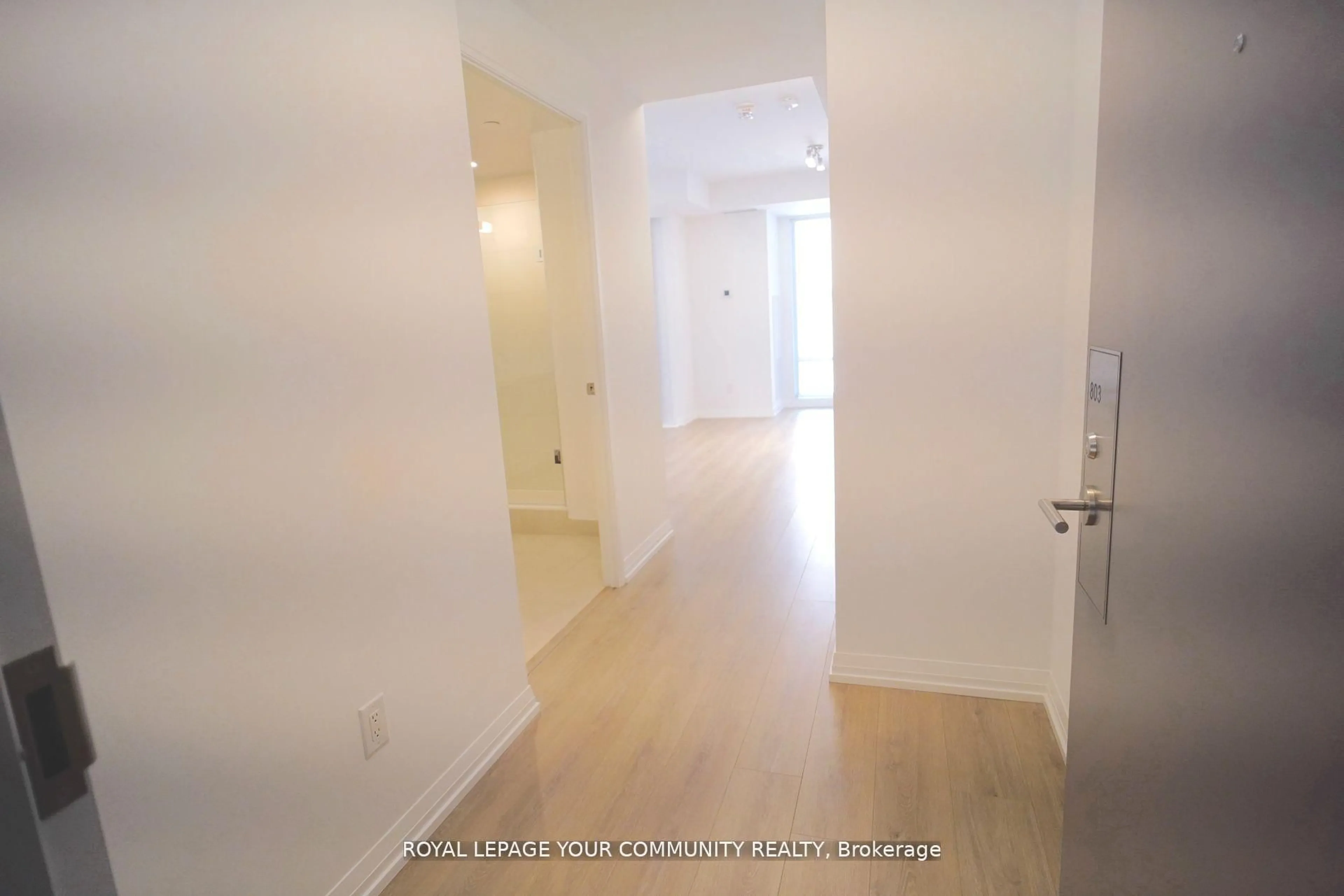 Unknown for 8 Widmer St #803, Toronto Ontario M5V 2E7