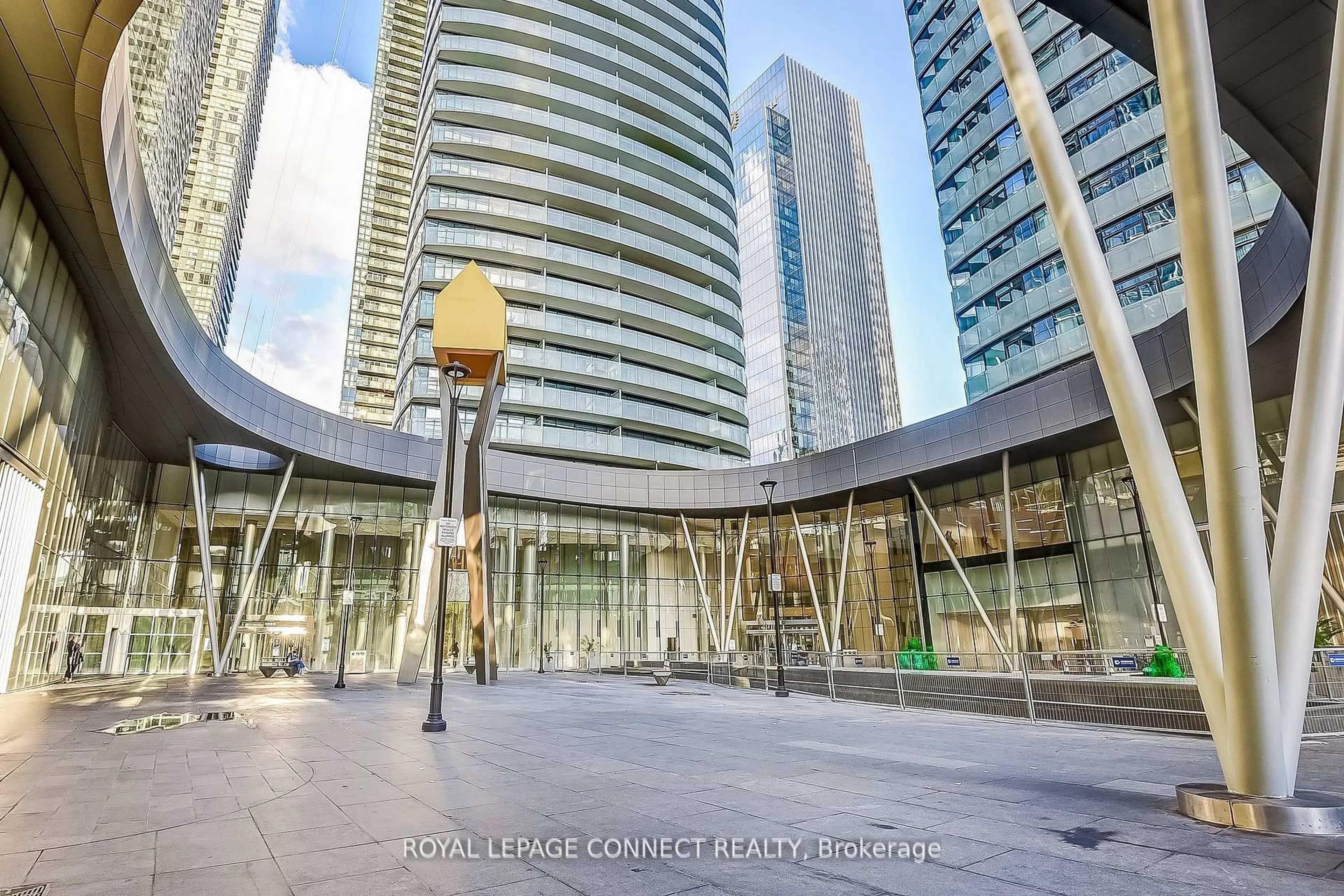 Indoor foyer for 14 York St #2804, Toronto Ontario M5J 0B1