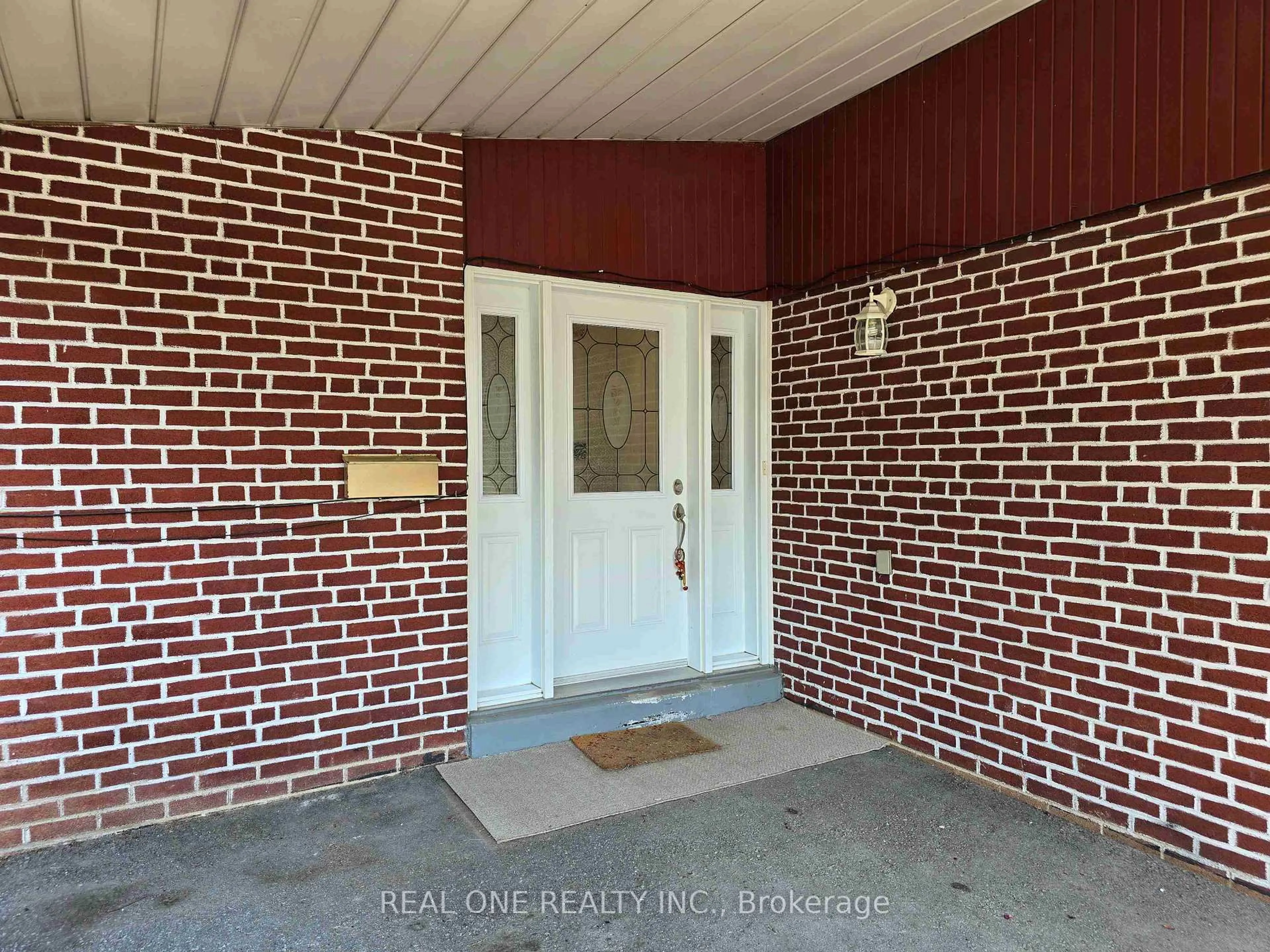 Indoor entryway for 37 Bessarion Rd, Toronto Ontario M2K 1H8