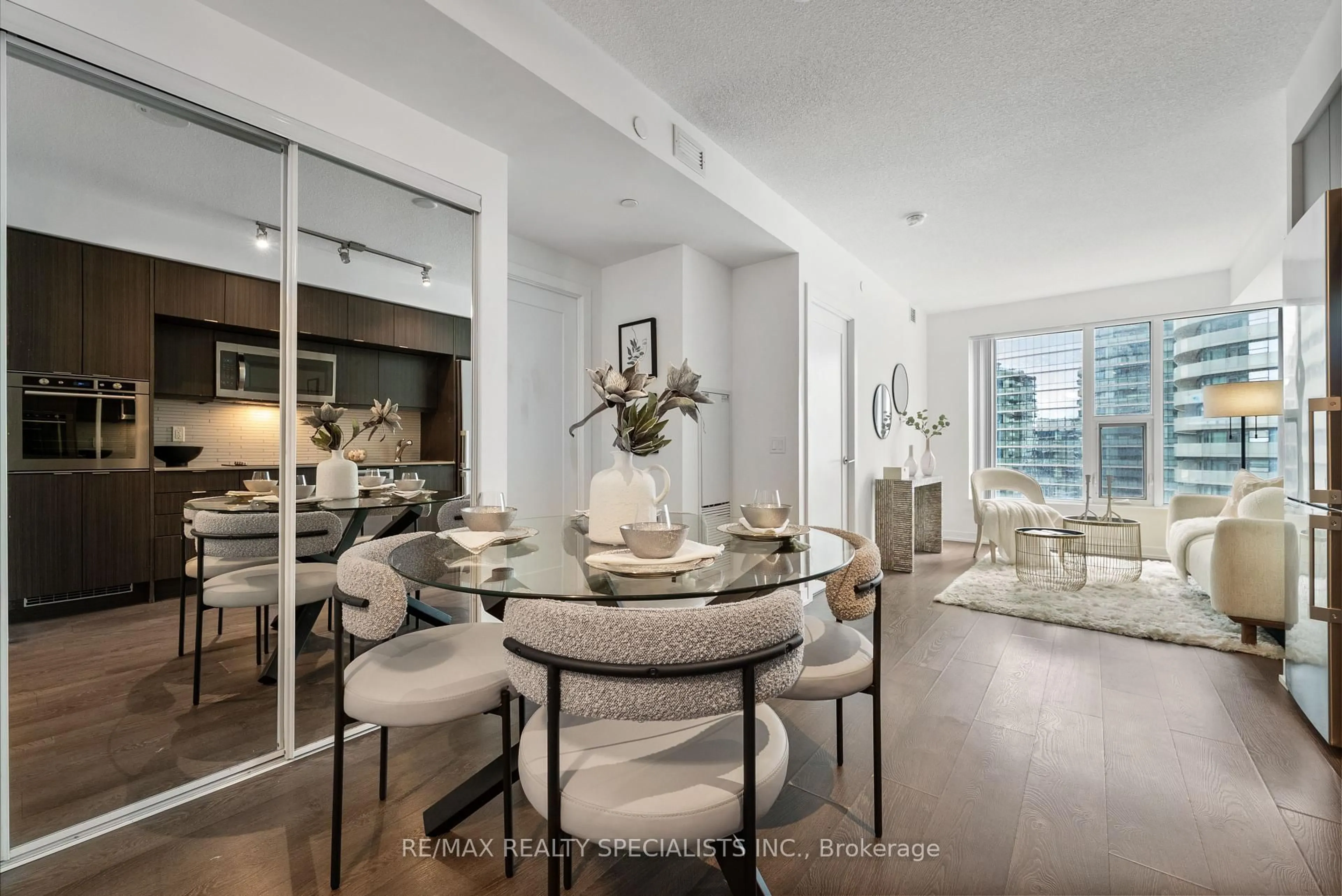 Dining room, unknown for 10 York St #2502, Toronto Ontario M5J 0E1