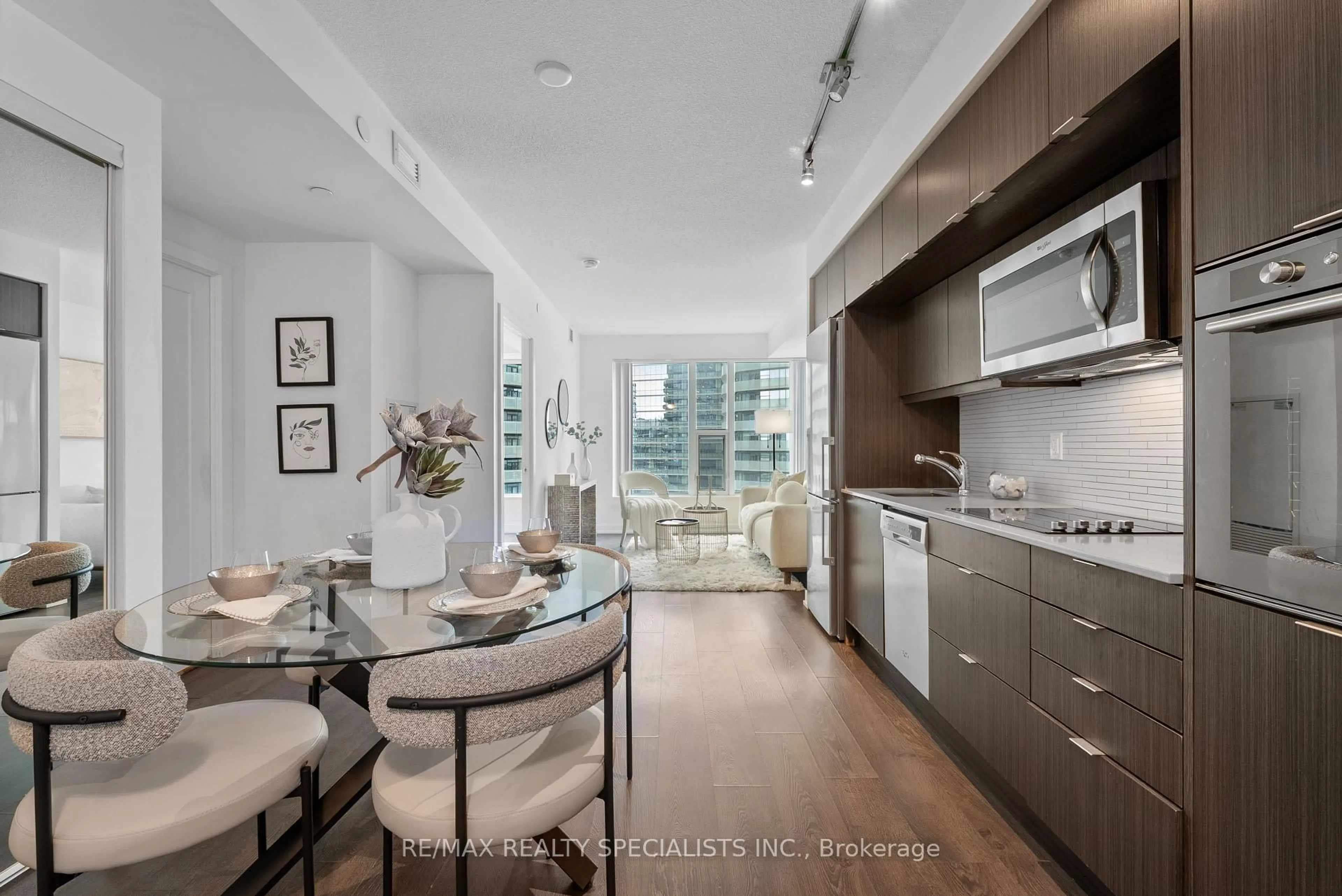 Open concept kitchen, unknown for 10 York St #2502, Toronto Ontario M5J 0E1