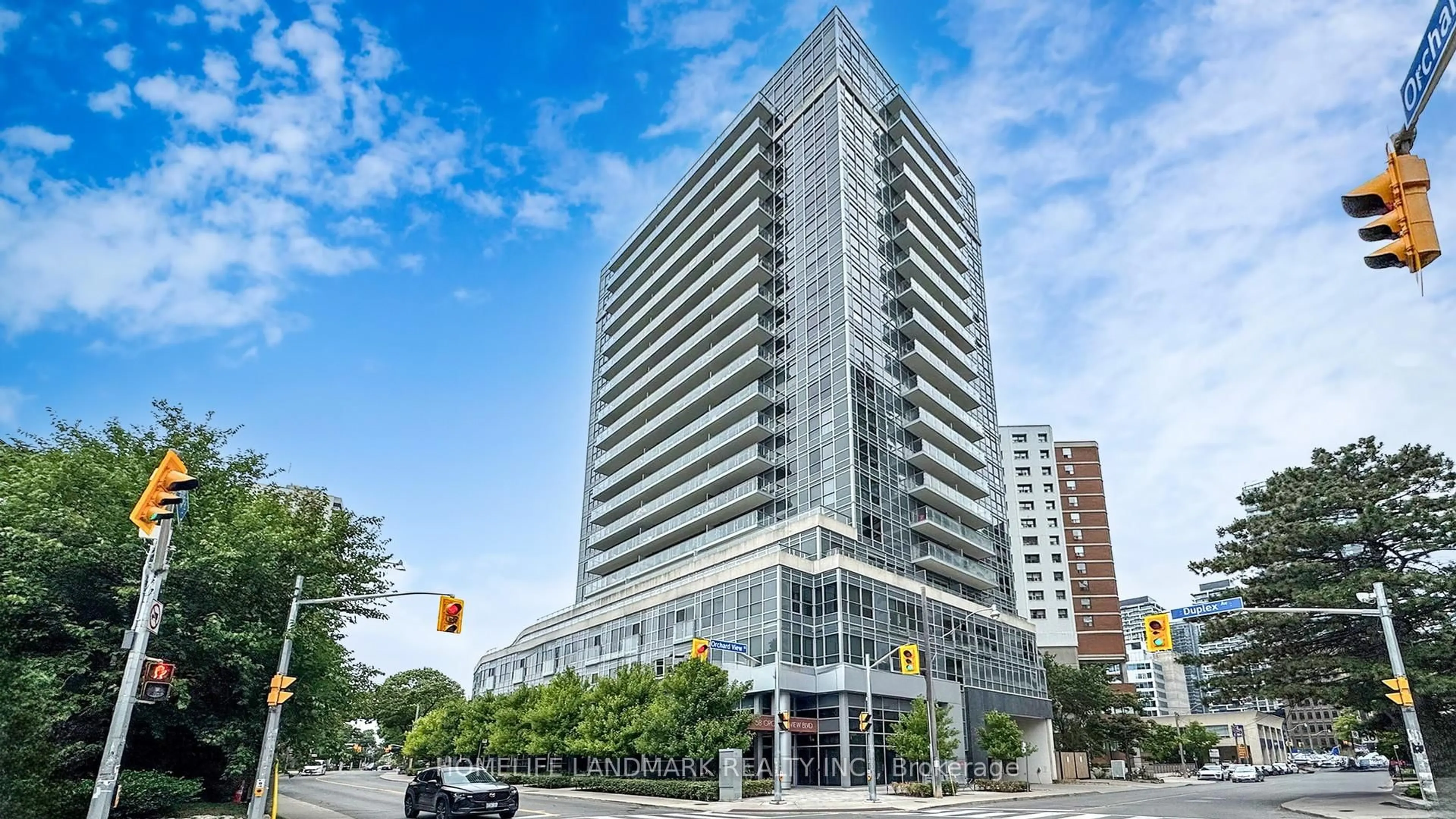 Indoor foyer for 58 Orchard View Blvd #308, Toronto Ontario M4R 1B9