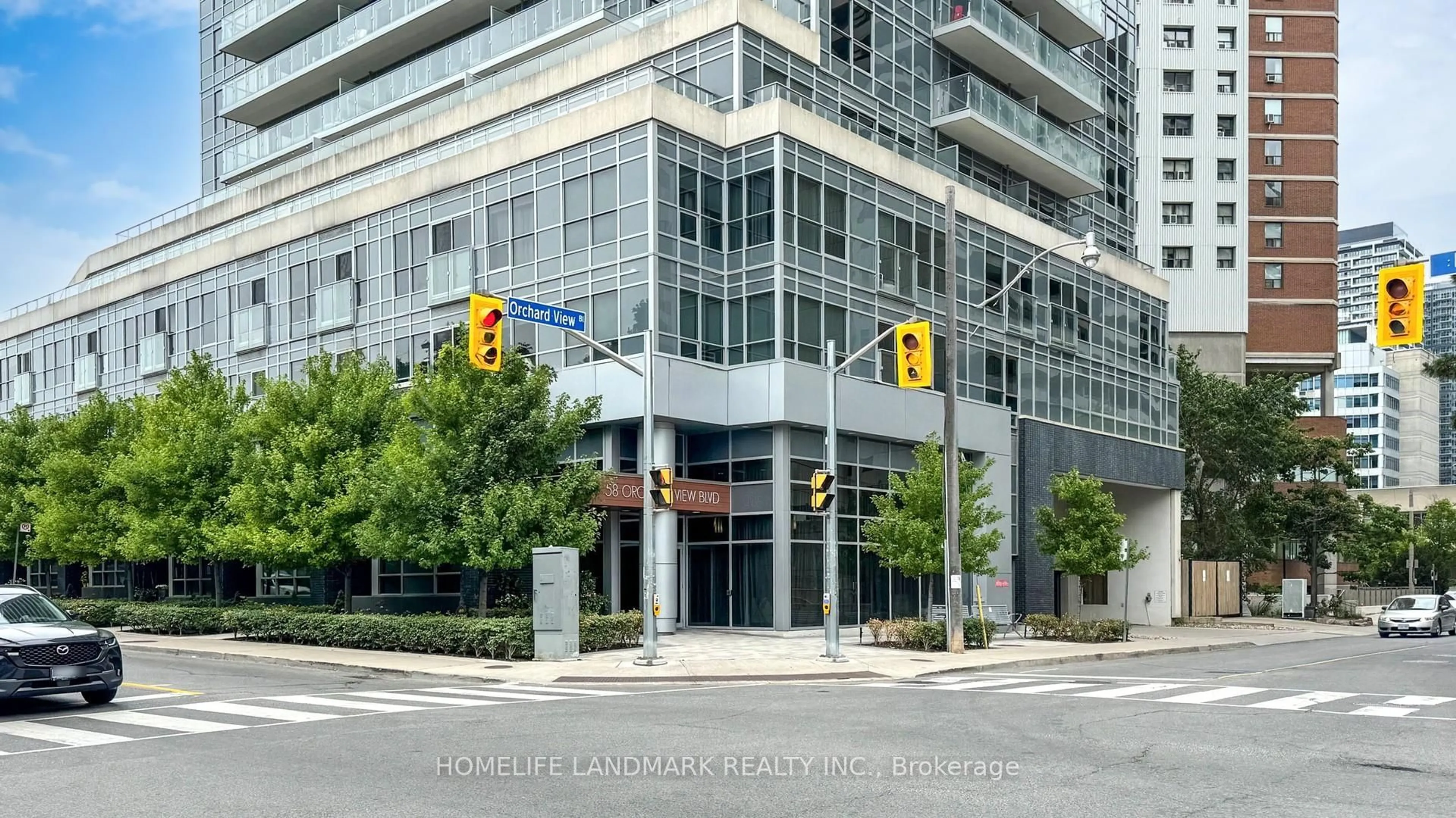 Indoor foyer for 58 Orchard View Blvd #308, Toronto Ontario M4R 1B9