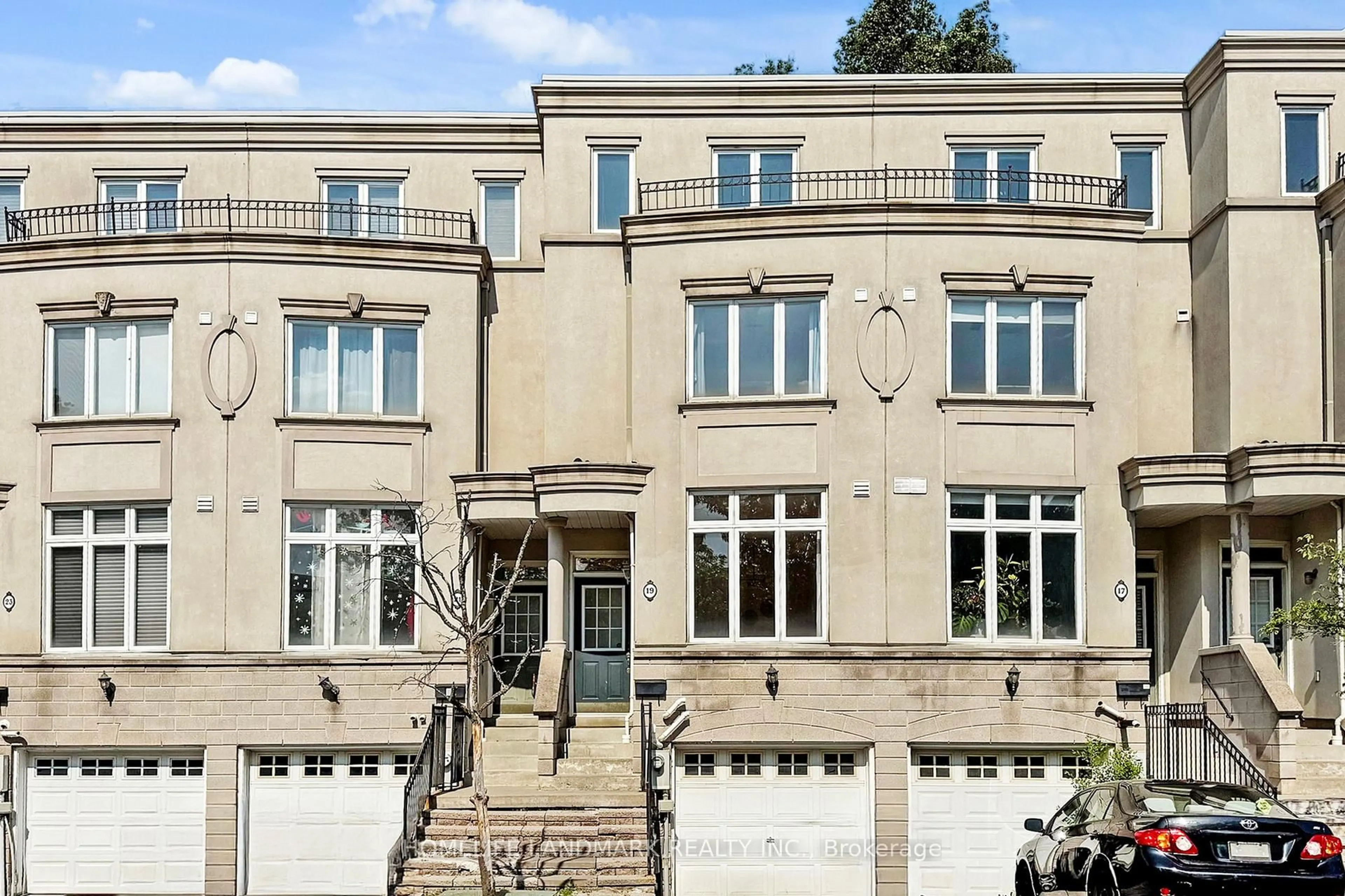 Unknown for 19 English Garden Way, Toronto Ontario M2M 4M4