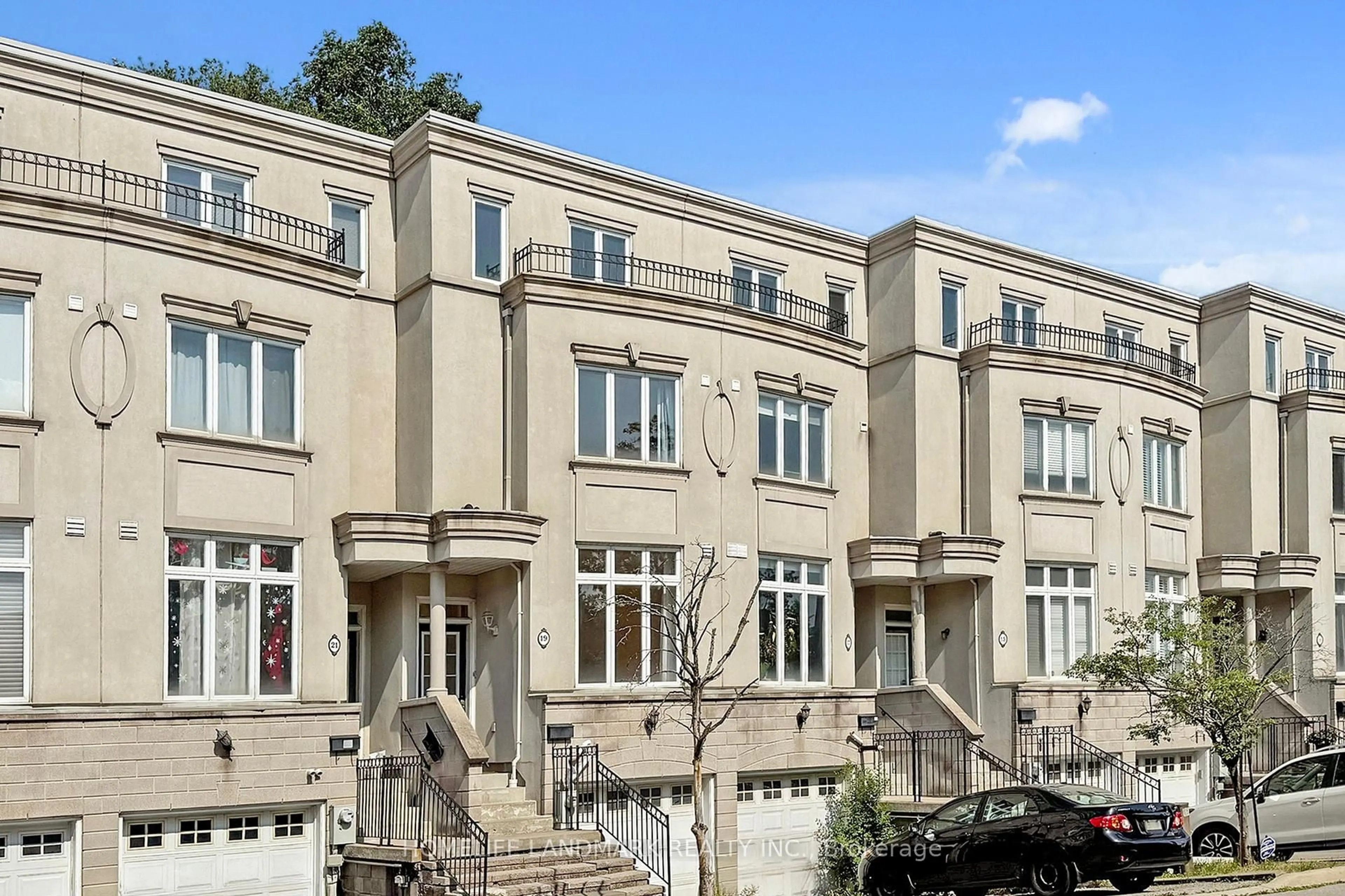 Unknown for 19 English Garden Way, Toronto Ontario M2M 4M4