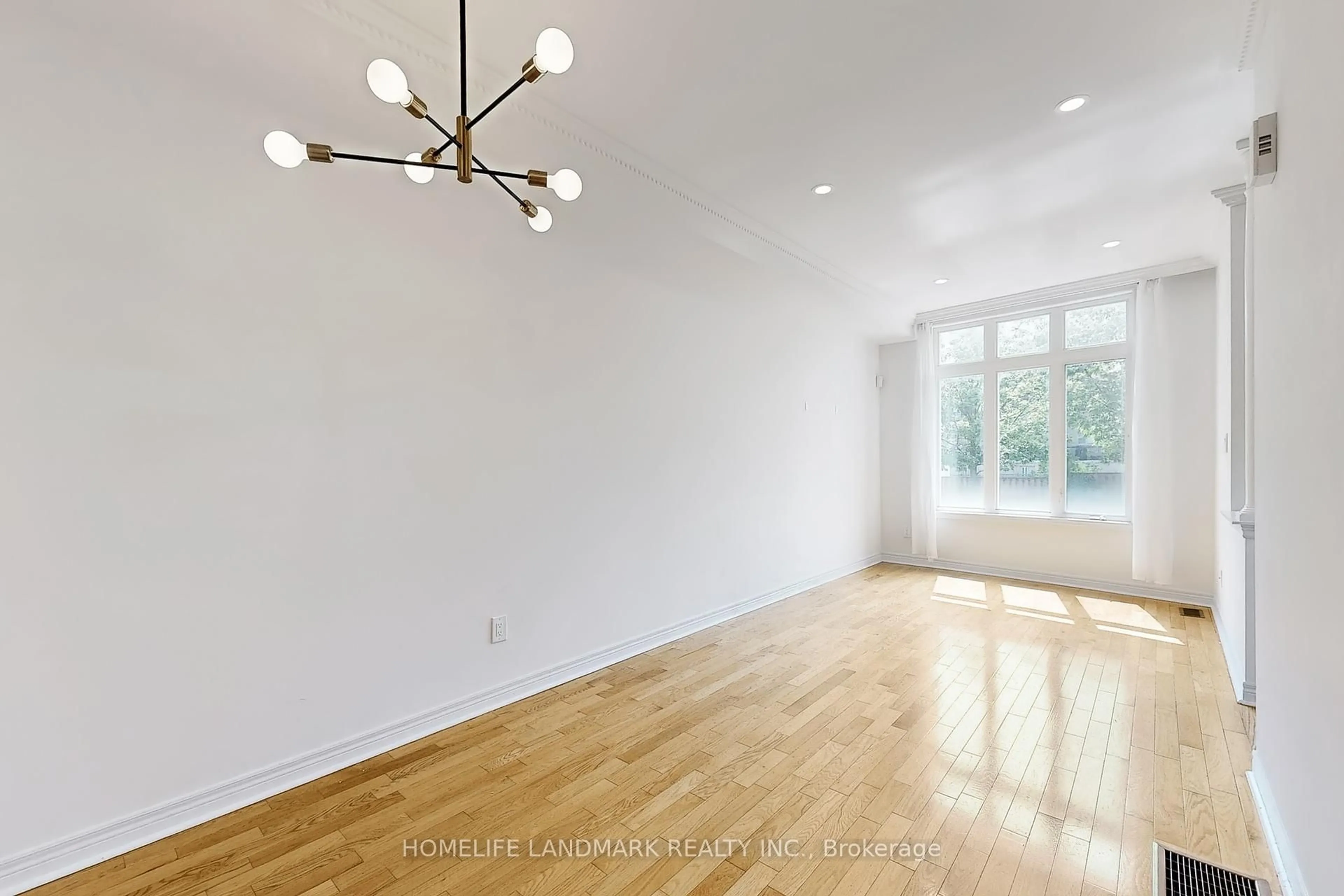 A pic of a room for 19 English Garden Way, Toronto Ontario M2M 4M4