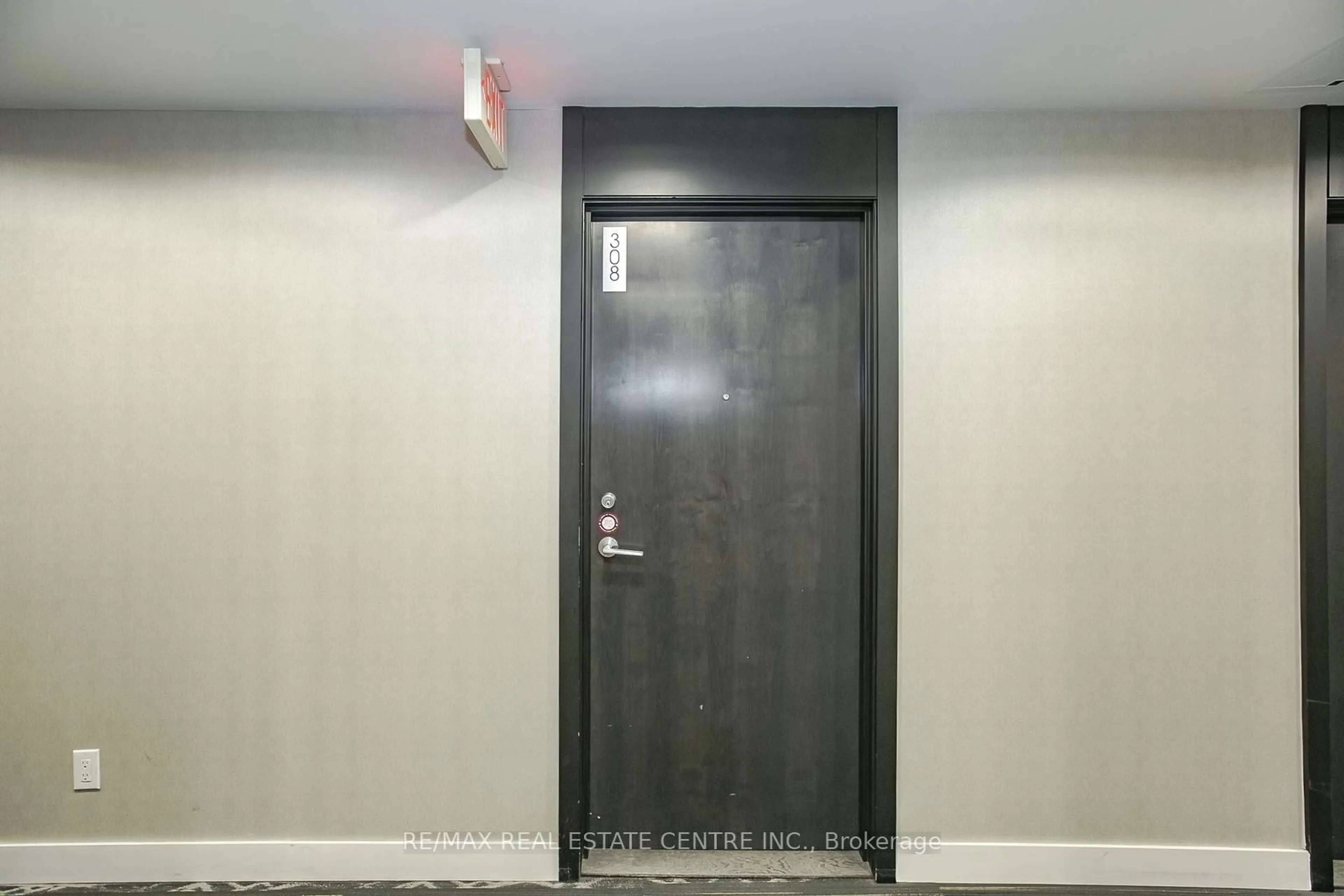 Indoor foyer for 8 Gladstone Ave #308, Toronto Ontario M6J 0B3