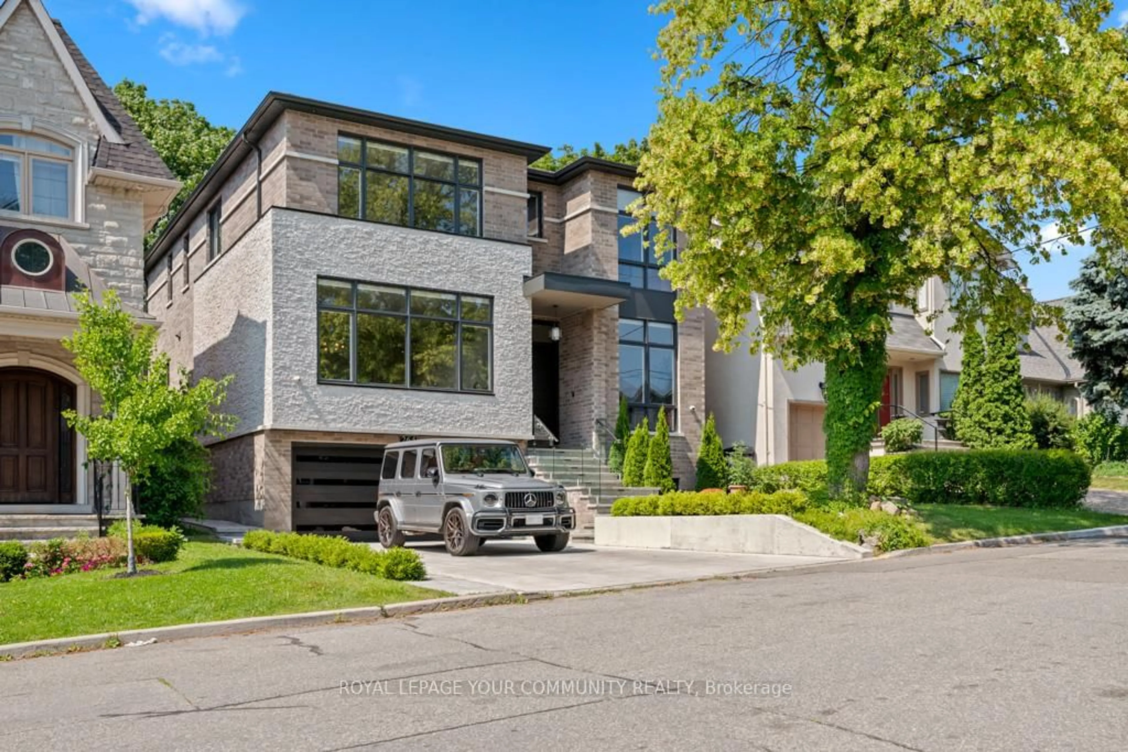 Home with brick exterior material, street for 264 Joicey Blvd, Toronto Ontario M5M 2V7