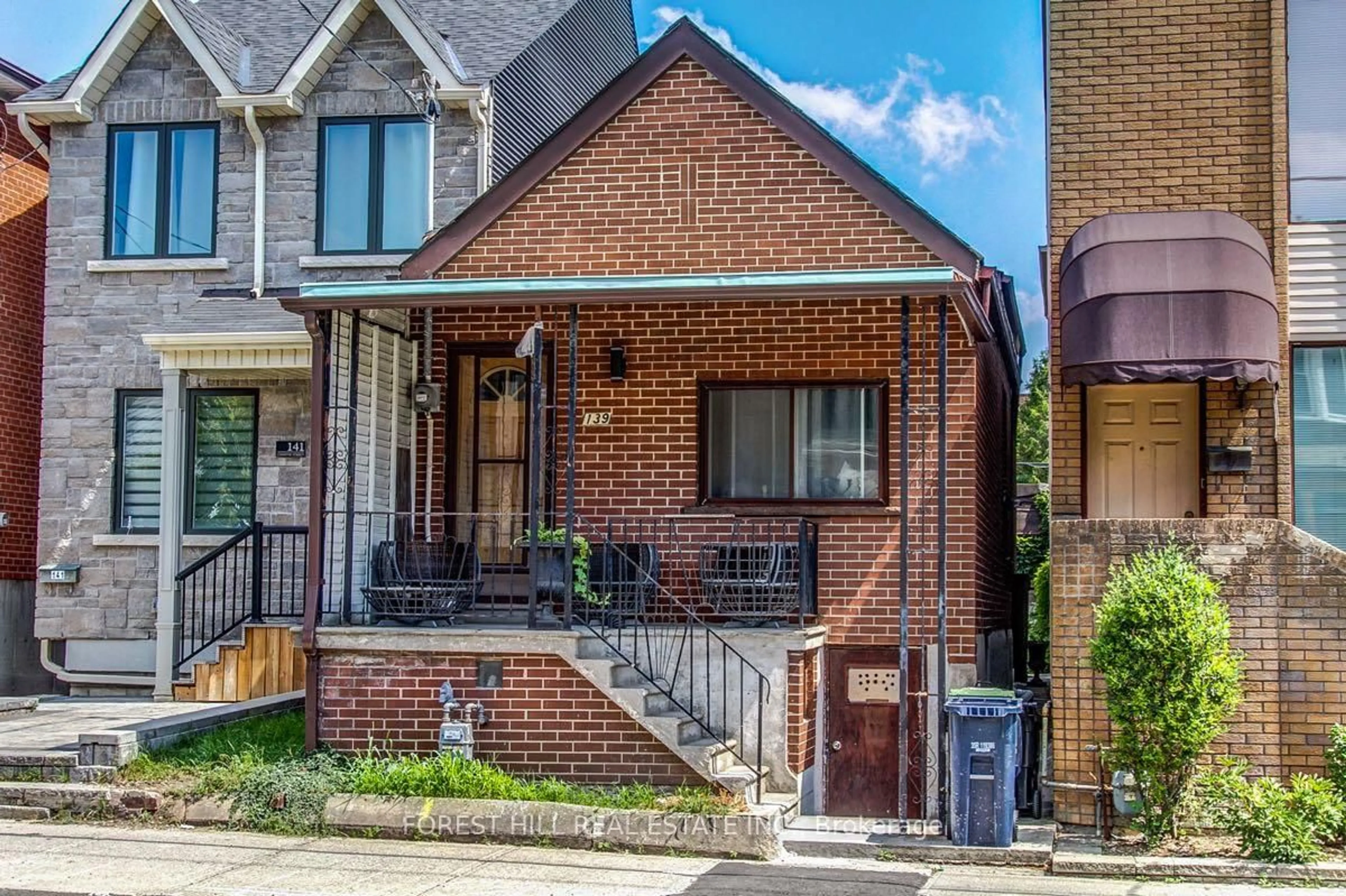 Home with brick exterior material, street for 139 Christie St, Toronto Ontario M6G 3B3