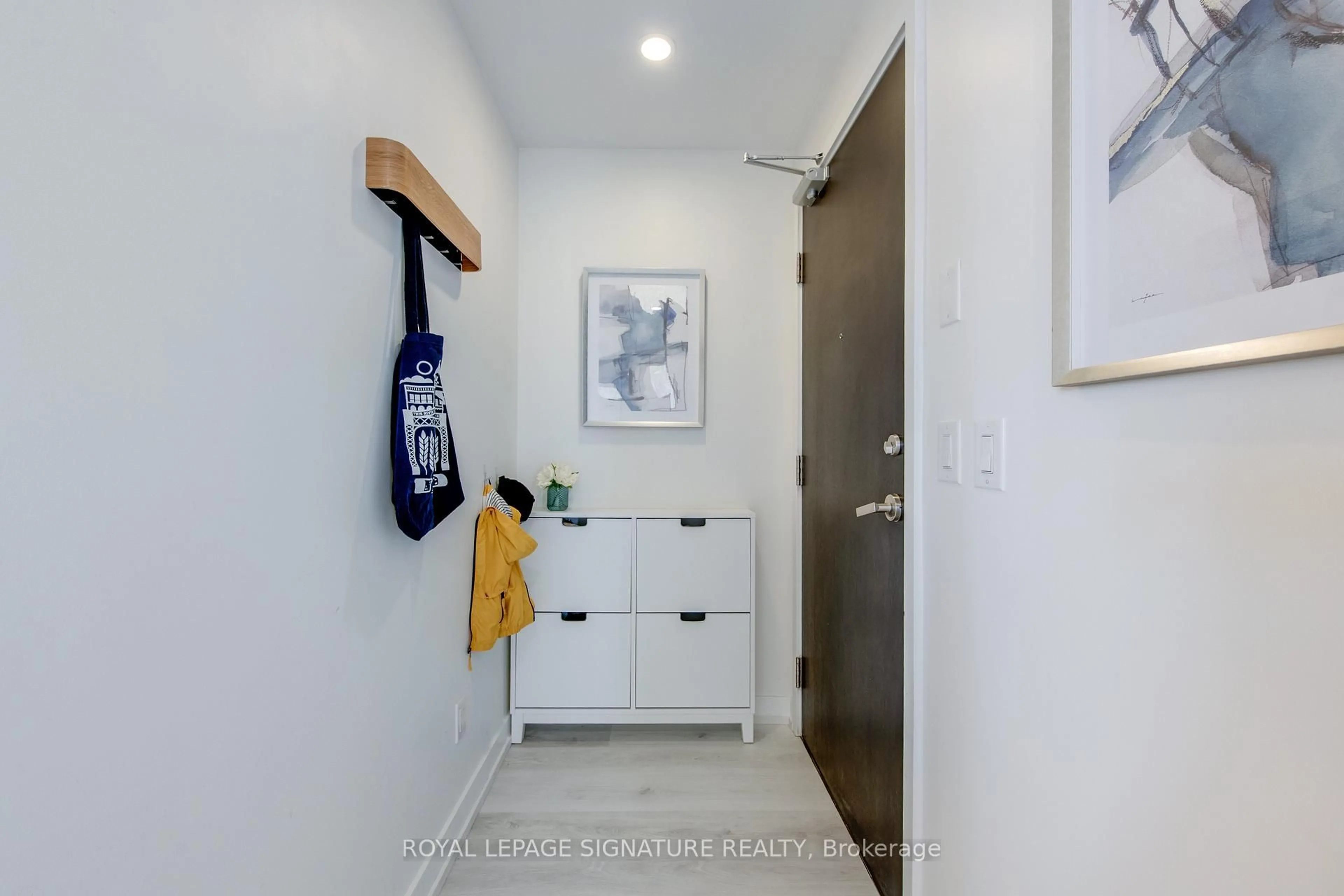 Indoor entryway for 170 Sumach St #902, Toronto Ontario M5A 0C3