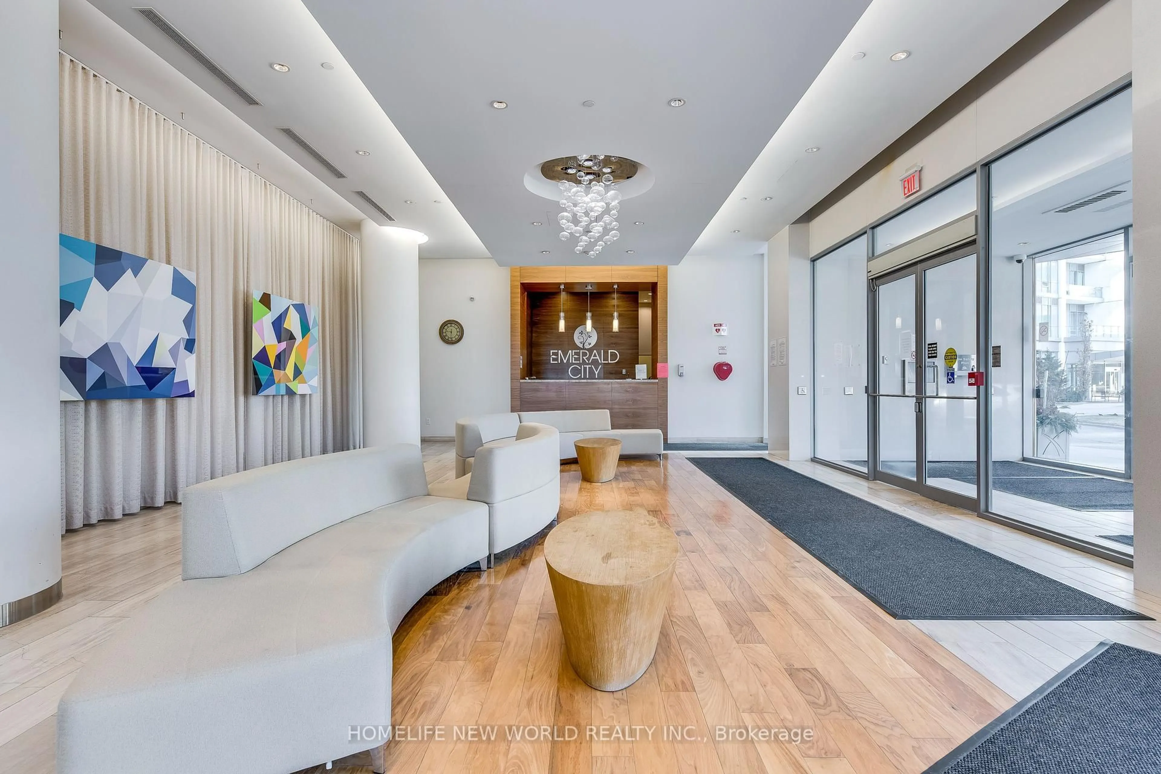 Indoor foyer for 62 Forest Manor Rd #2502, Toronto Ontario M2J 0B6