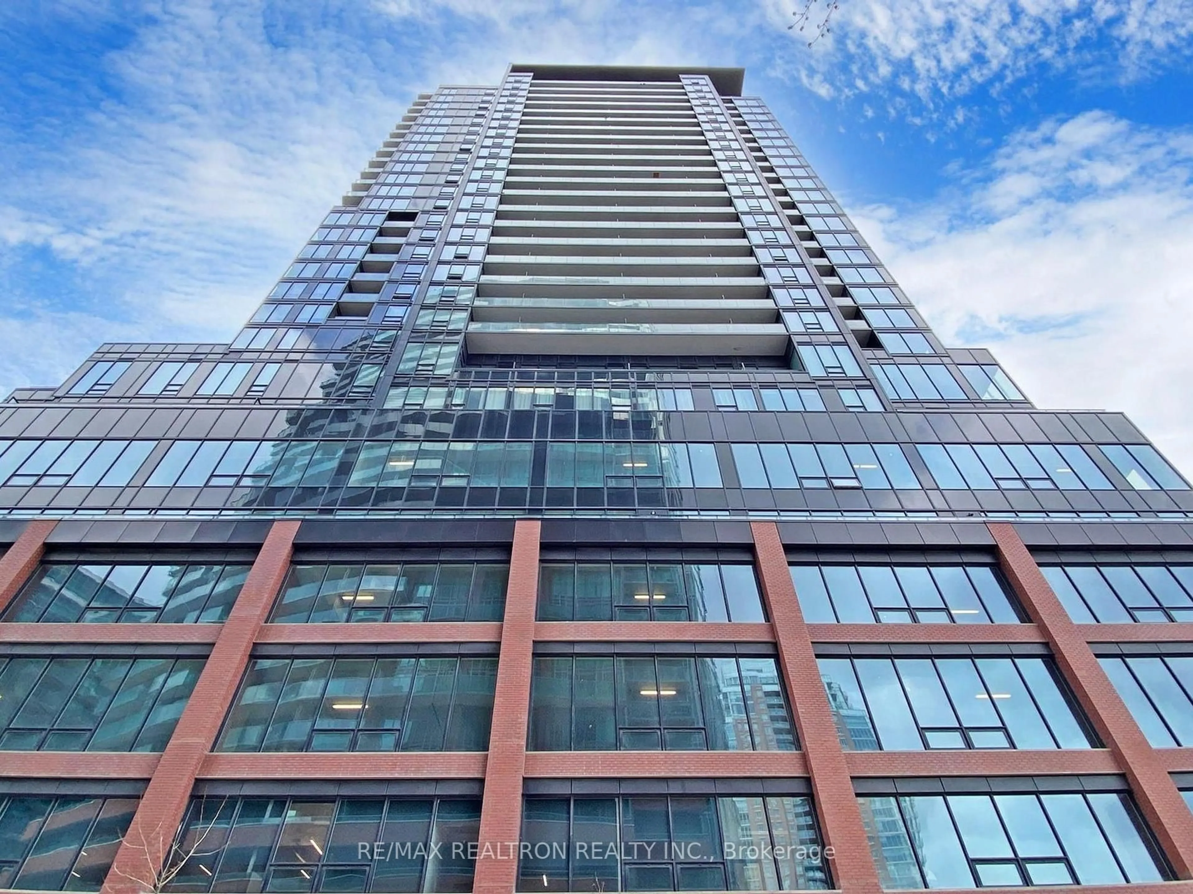Indoor foyer for 135 East Liberty St #1603, Toronto Ontario M6K 3P6